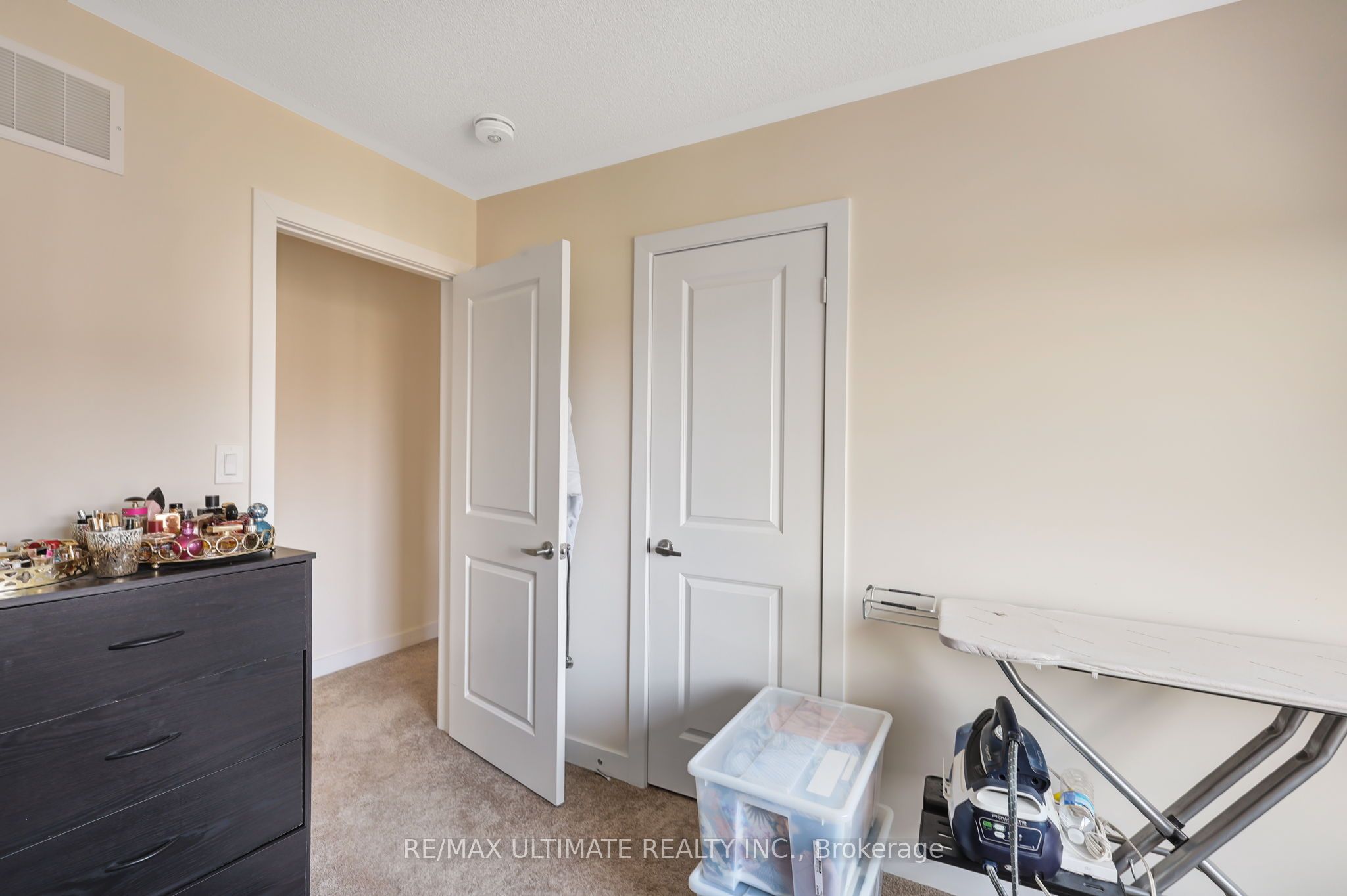 2632 Castlegate Crossing Drive Property Photo 19