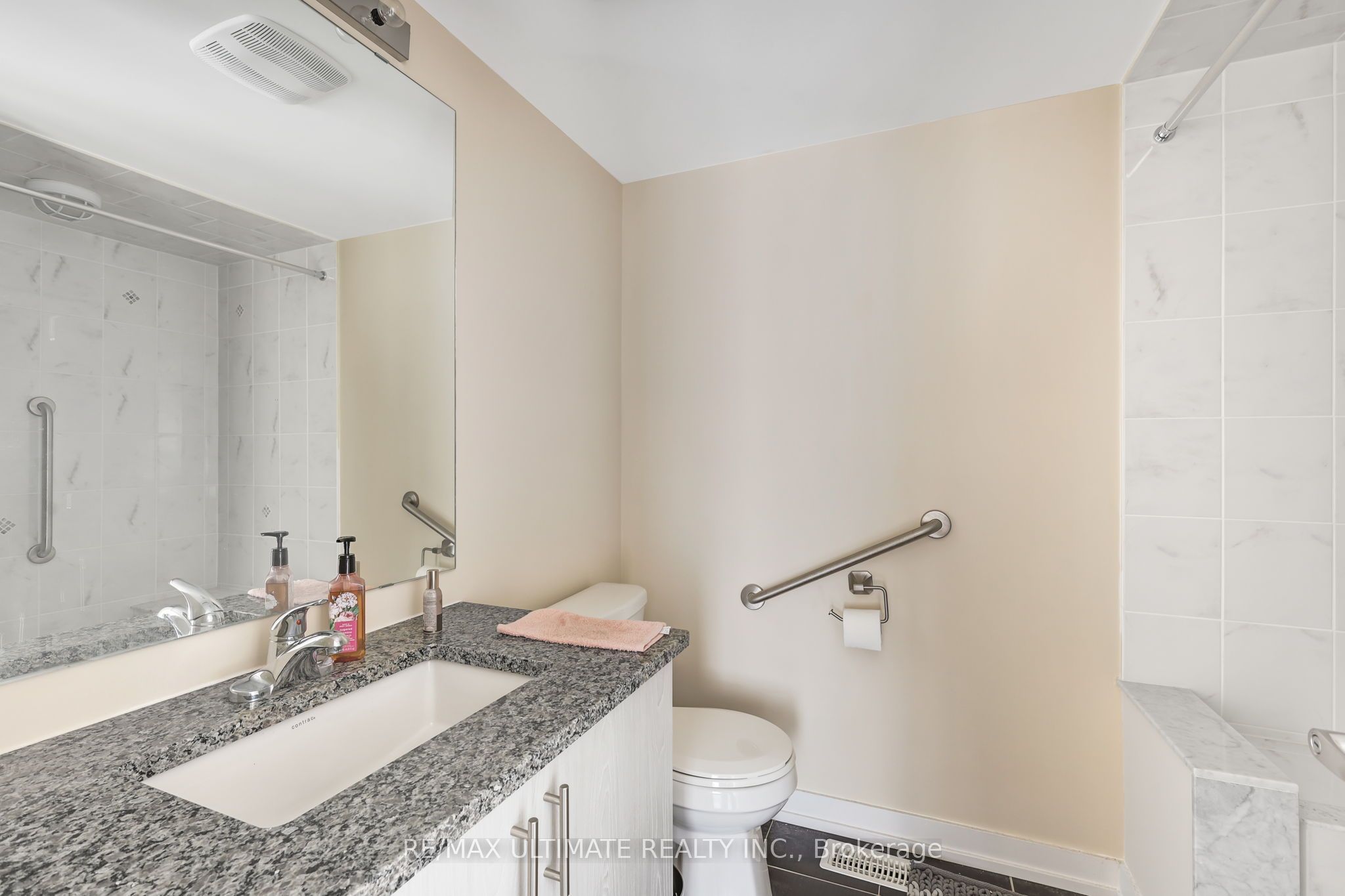 2632 Castlegate Crossing Drive Property Photo 27