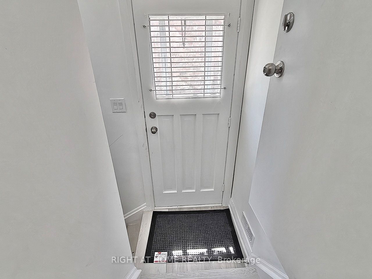 92 Cadillac Avenue S Lower Level Property Photo 5