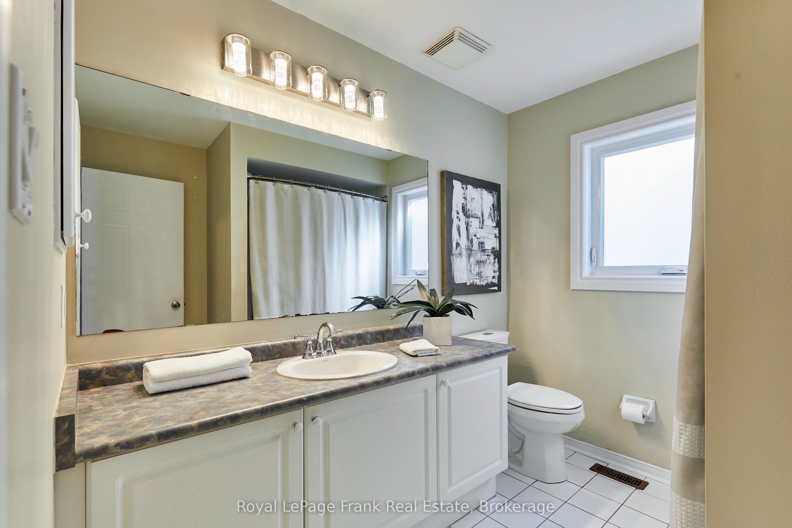 78 Beachgrove Crescent Property Photo 27
