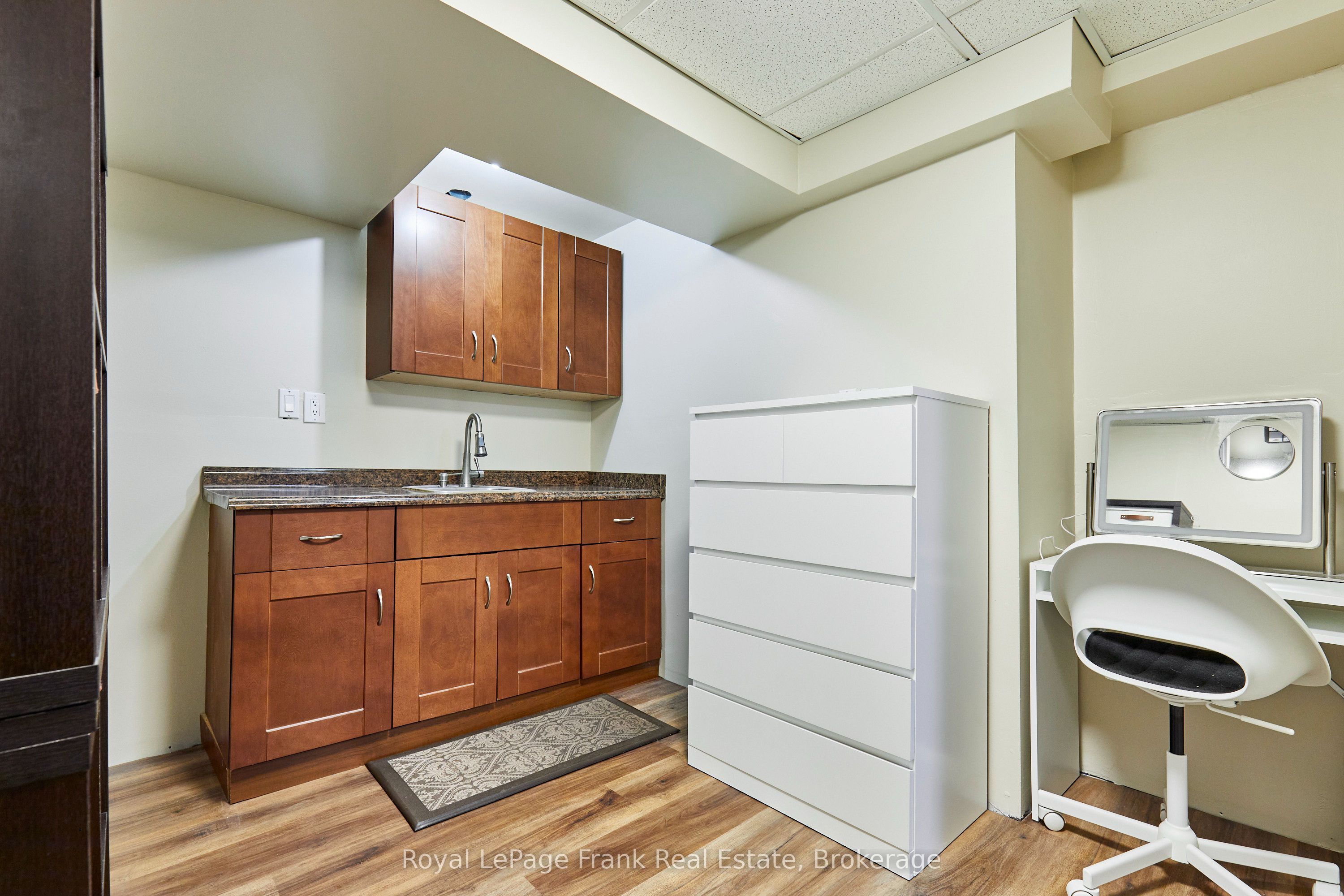 78 Beachgrove Crescent Property Photo 30