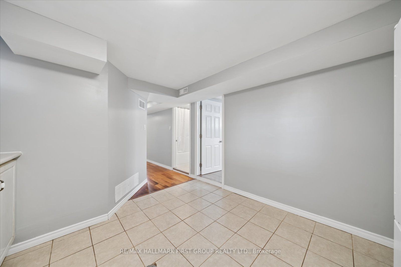531 Harmony Road S Property Photo 10