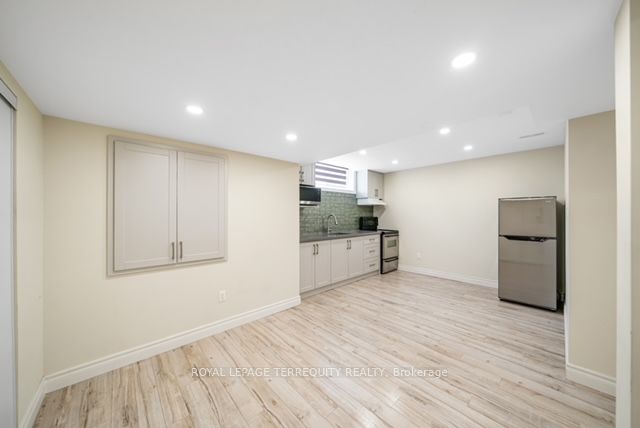 1 Devineridge Avenue Property Photo 2