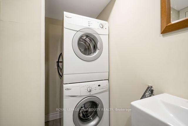1 Devineridge Avenue Property Photo 9