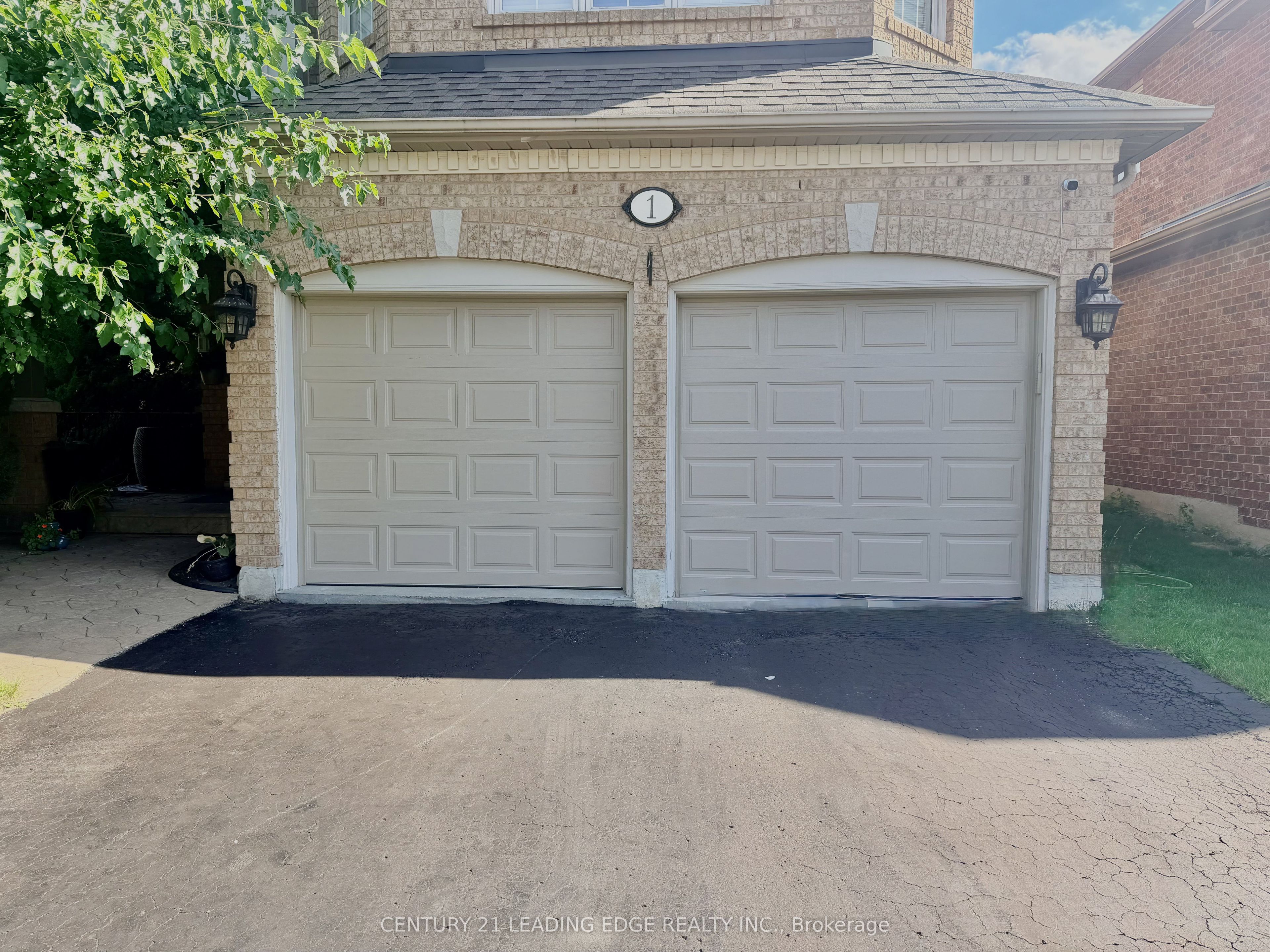 1 Castle Green Drive Property Photo 4