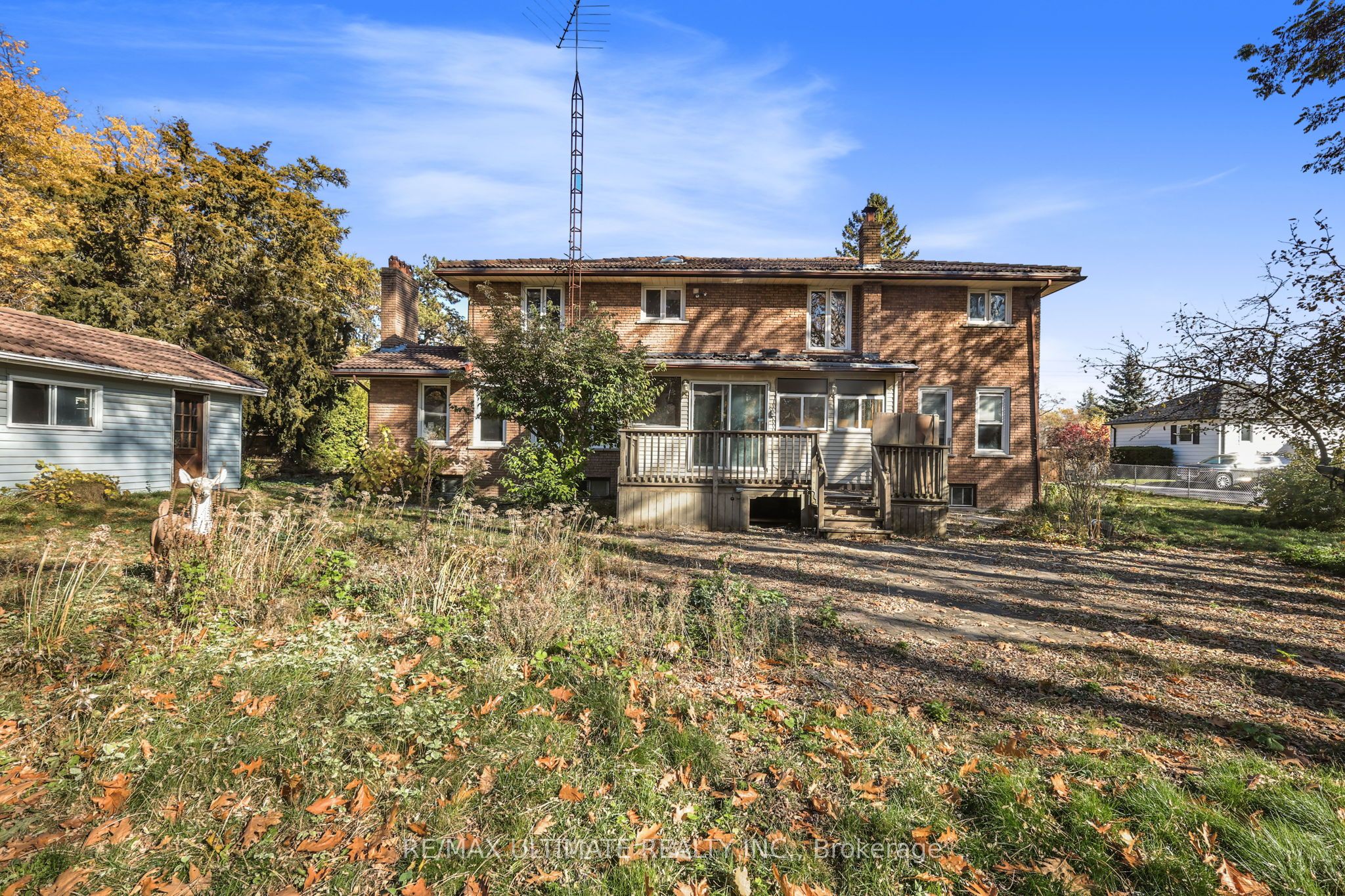 1010 Ritson Road N Property Photo 3