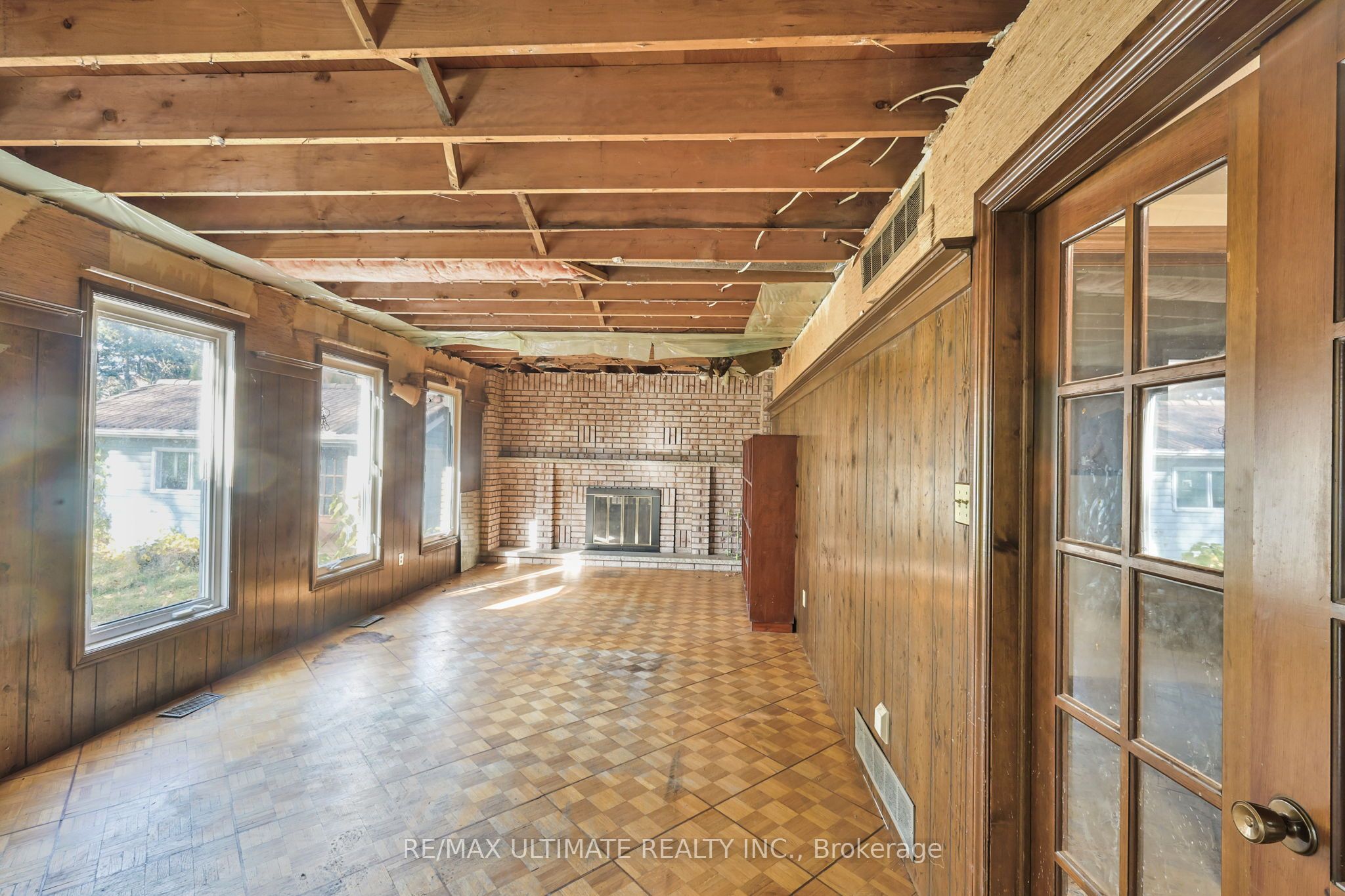 1010 Ritson Road N Property Photo 13