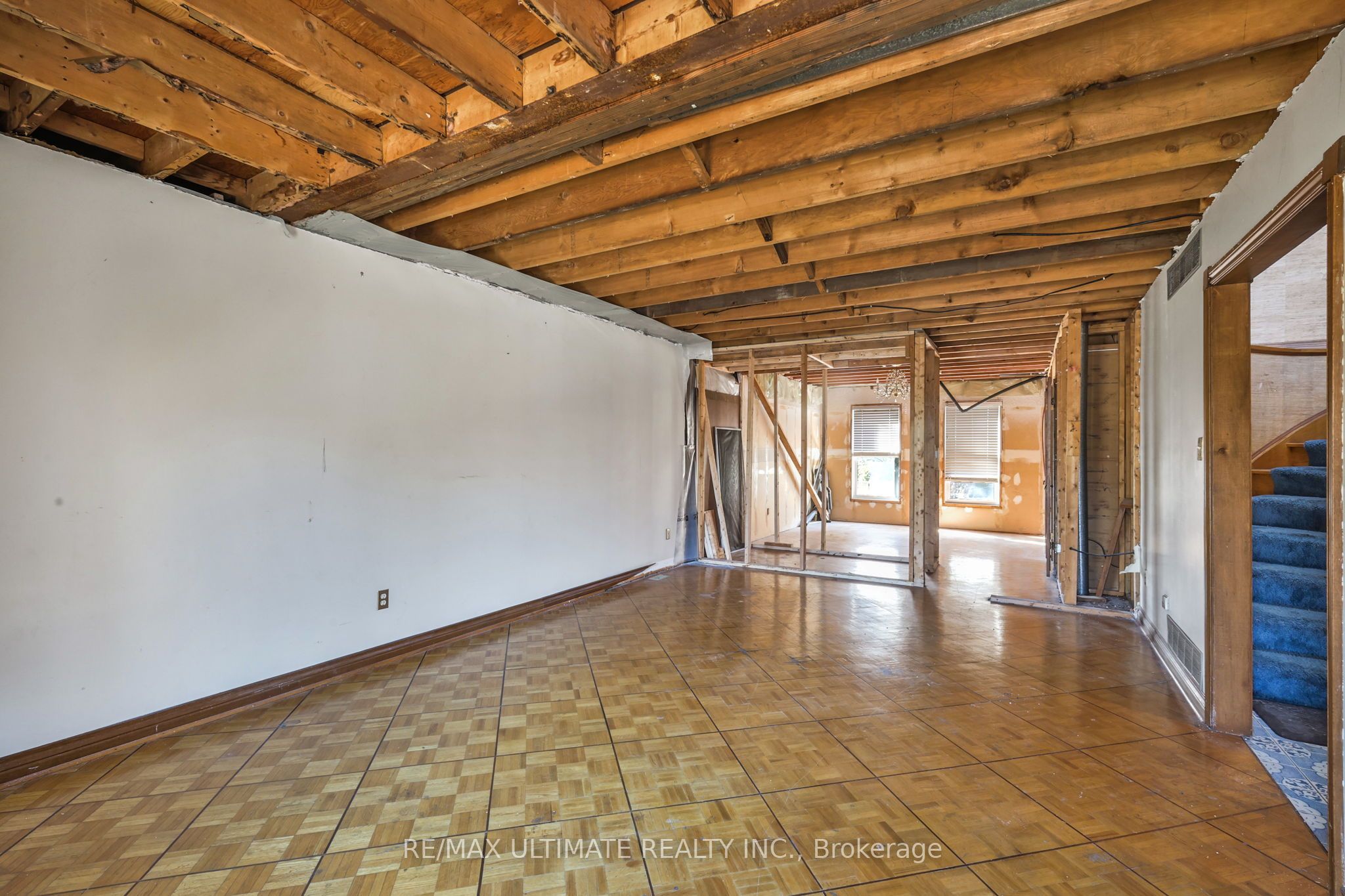 1010 Ritson Road N Property Photo 16