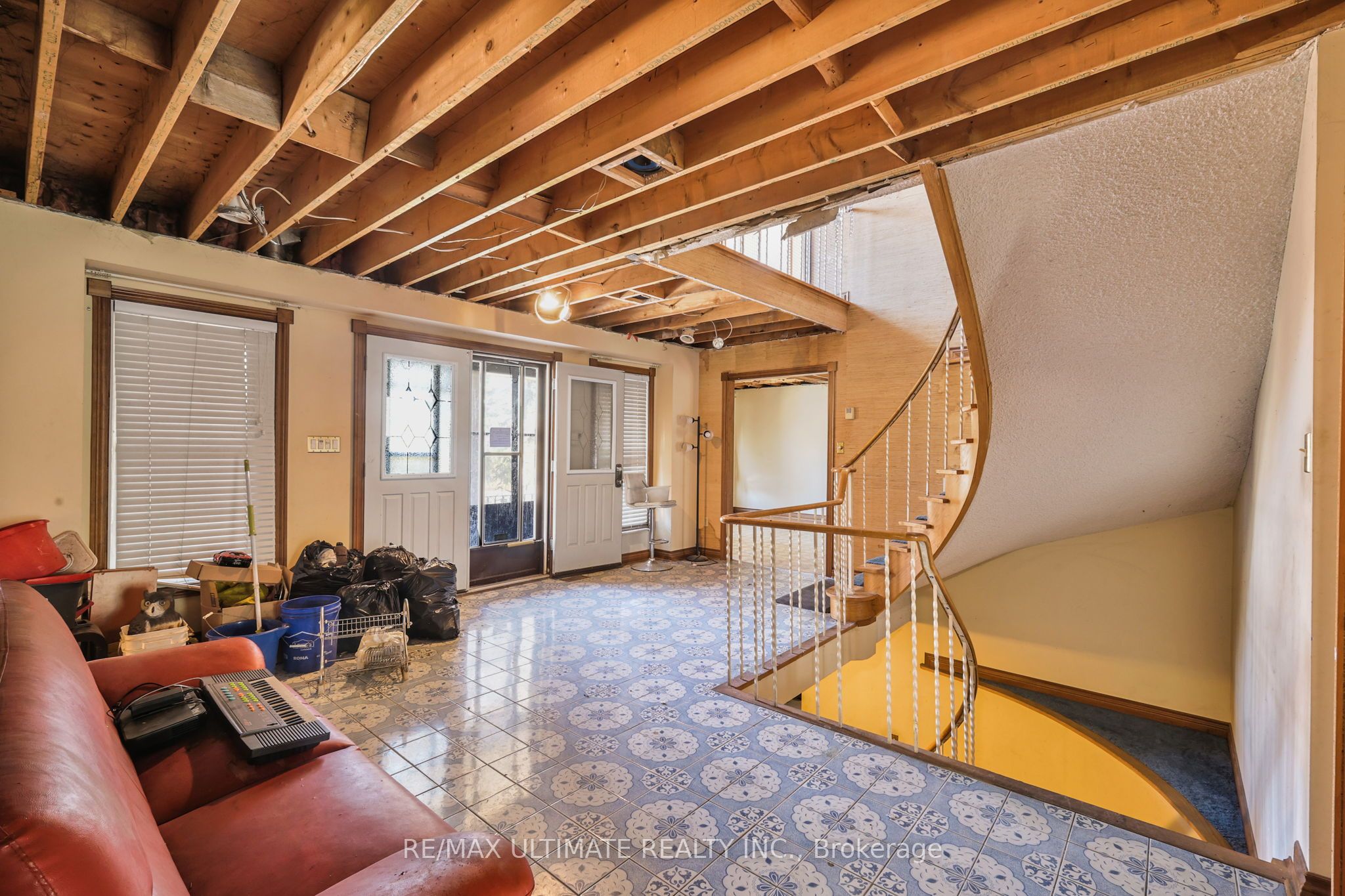 1010 Ritson Road N Property Photo 23