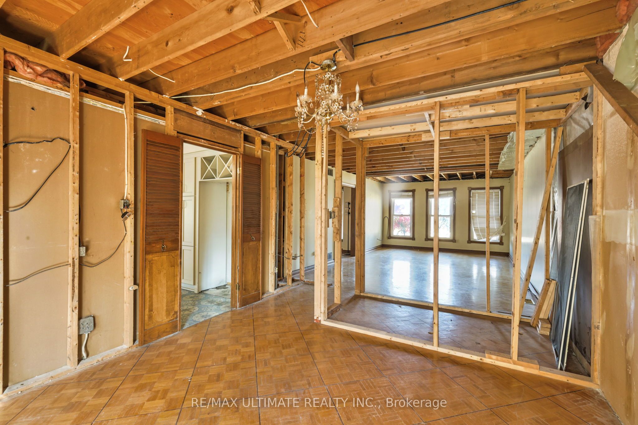 1010 Ritson Road N Property Photo 30