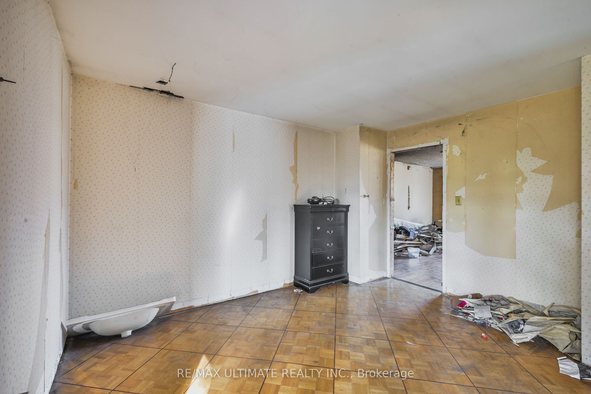 1010 Ritson Road N Property Photo 32