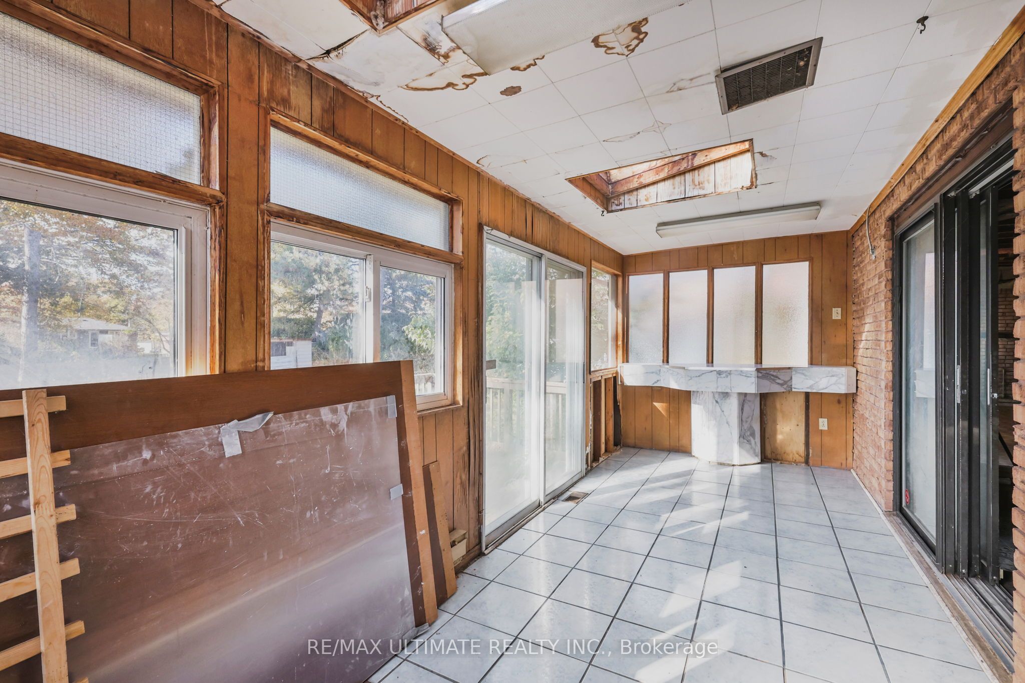 1010 Ritson Road N Property Photo 33