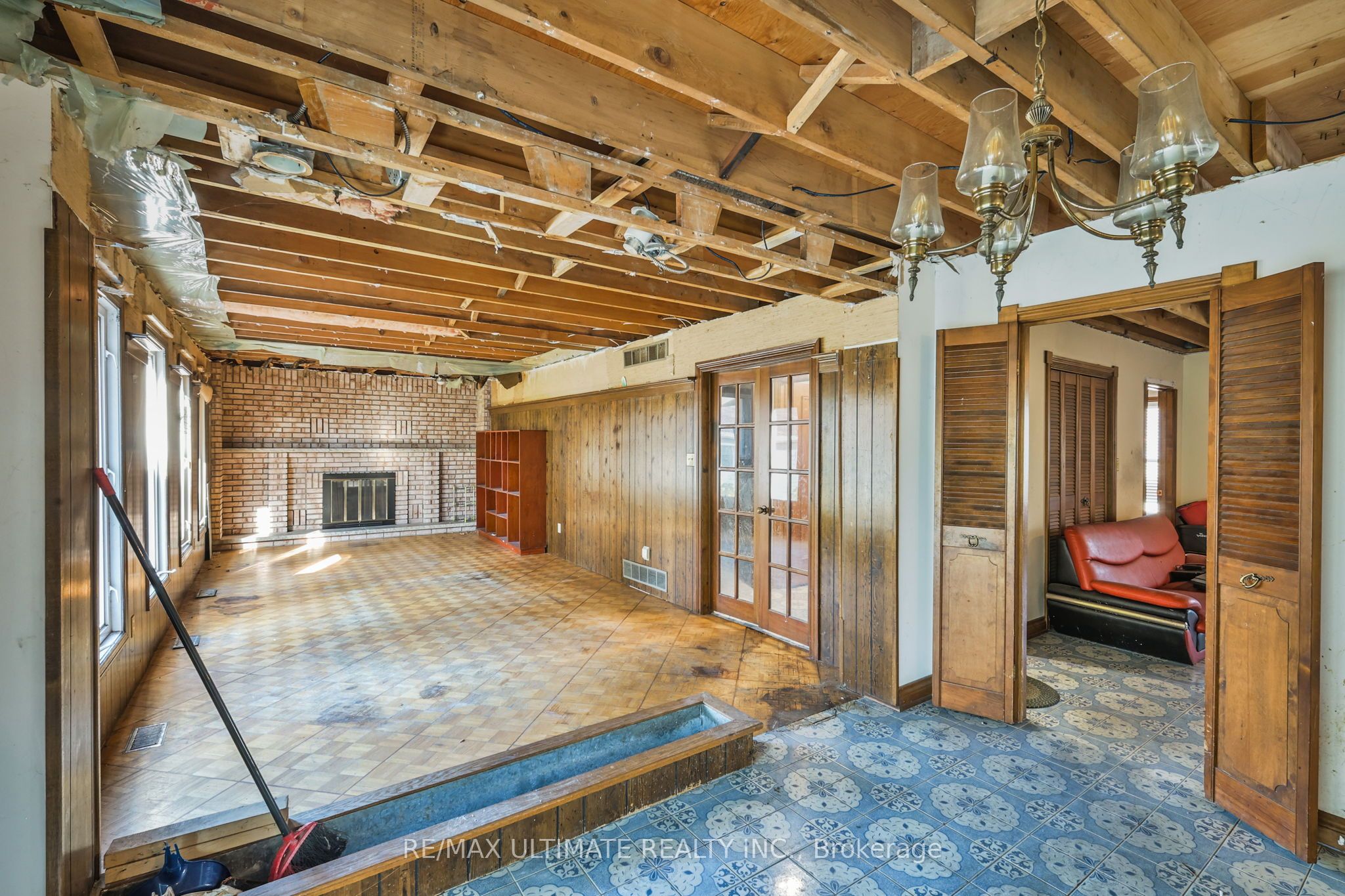 1010 Ritson Road N Property Photo 35