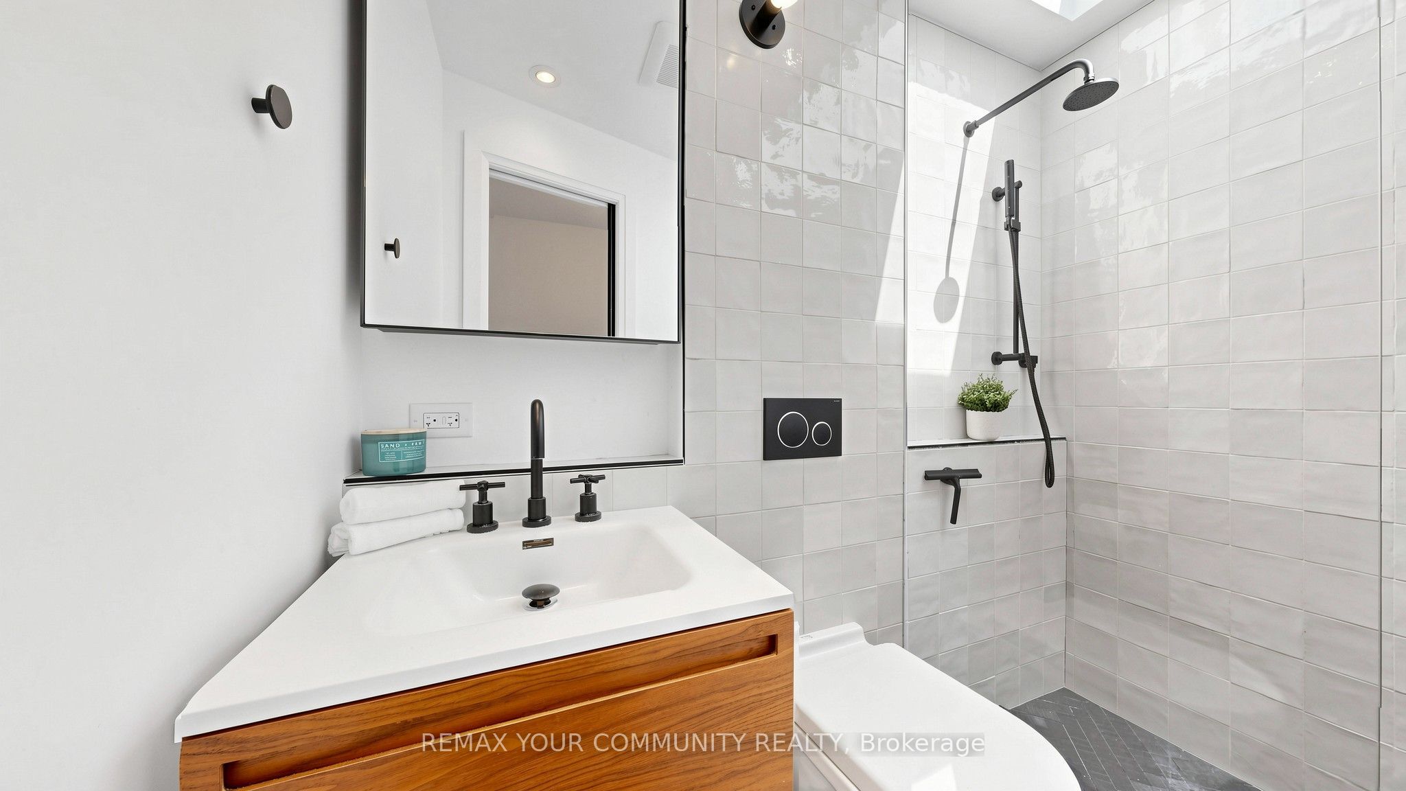 149 Jones Avenue N Property Photo 19