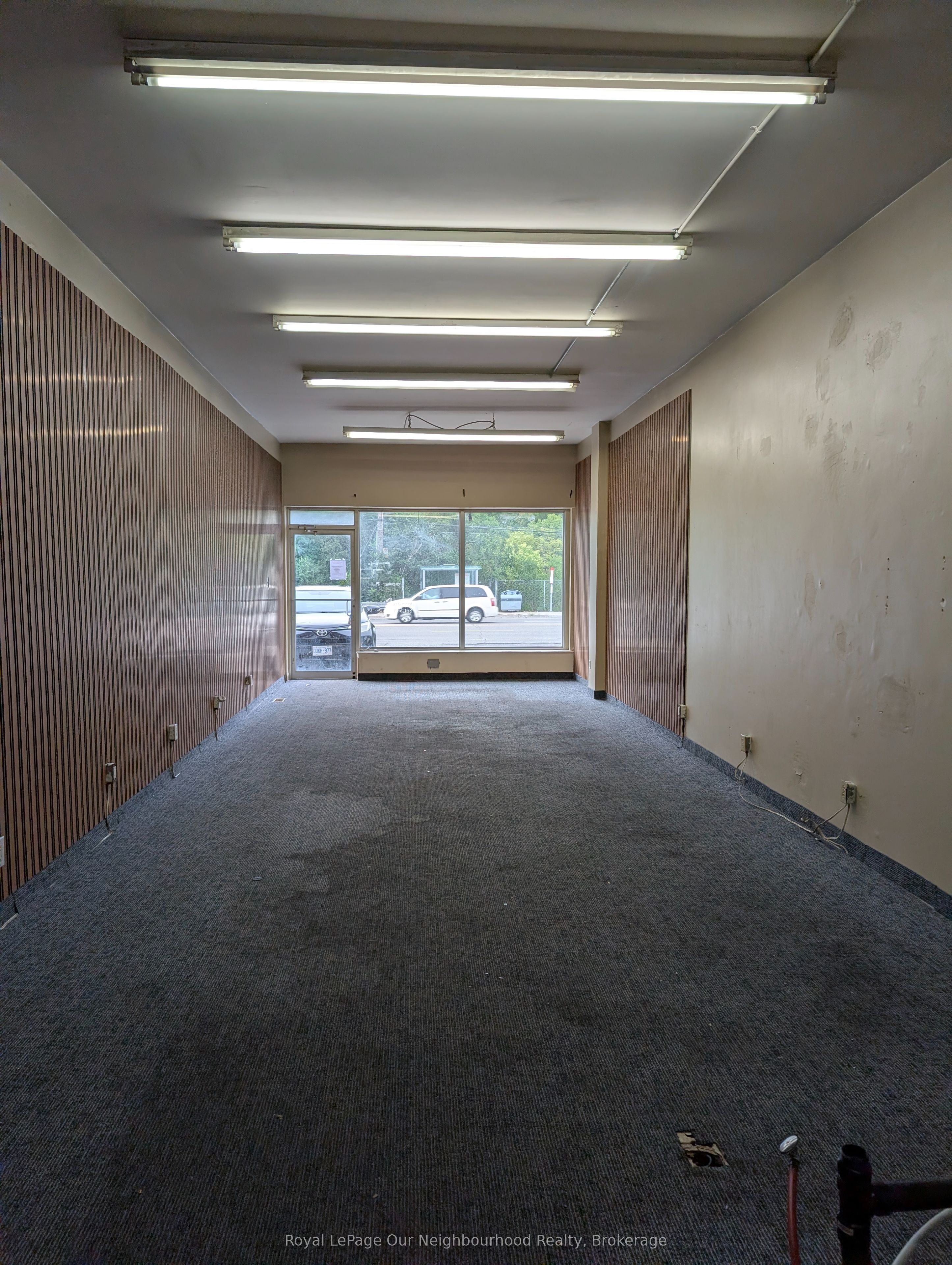 3445 St Clair Avenue E Property Photo 6