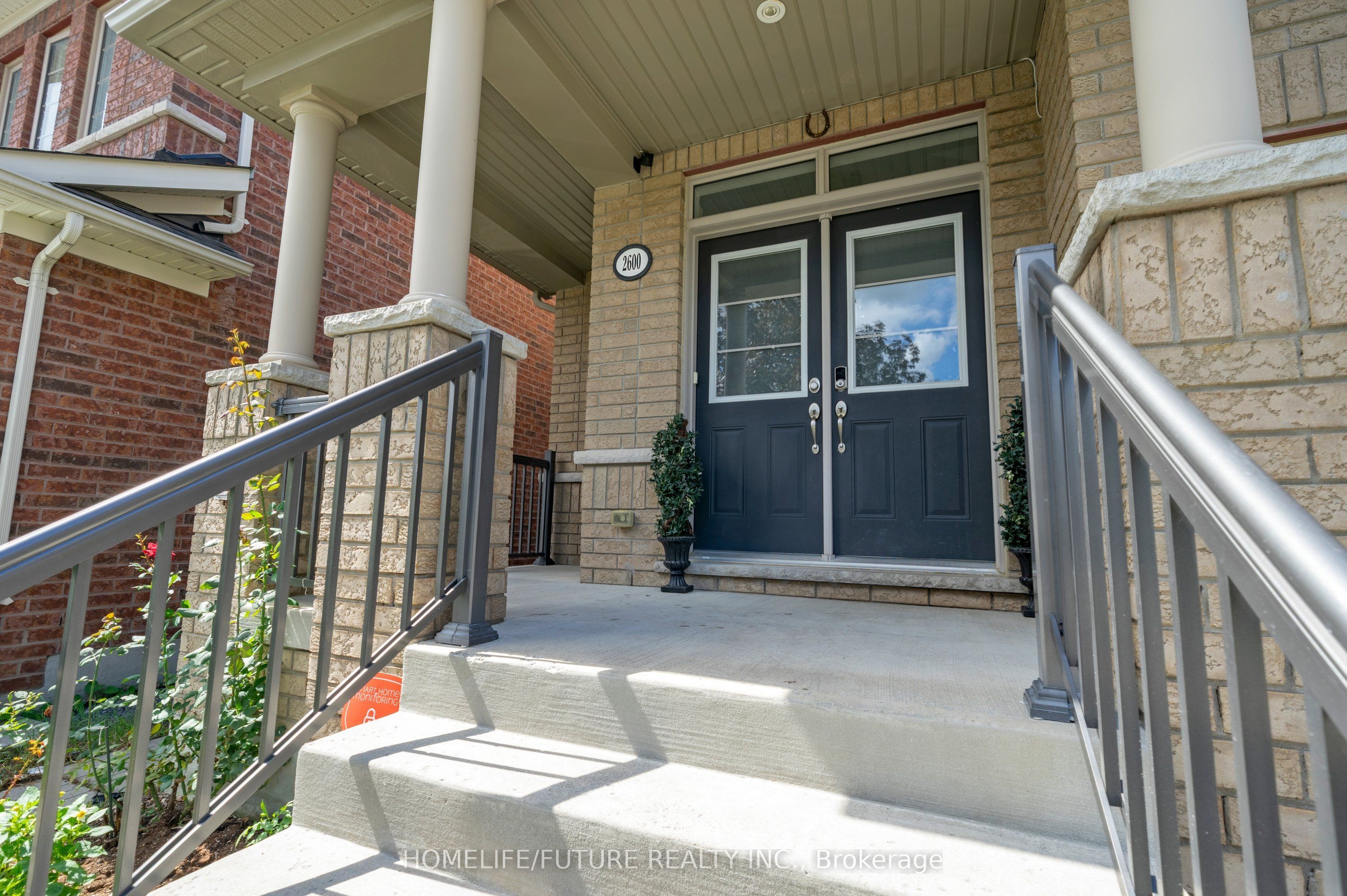 2600 Kentucky Derby Way Property Photo 6