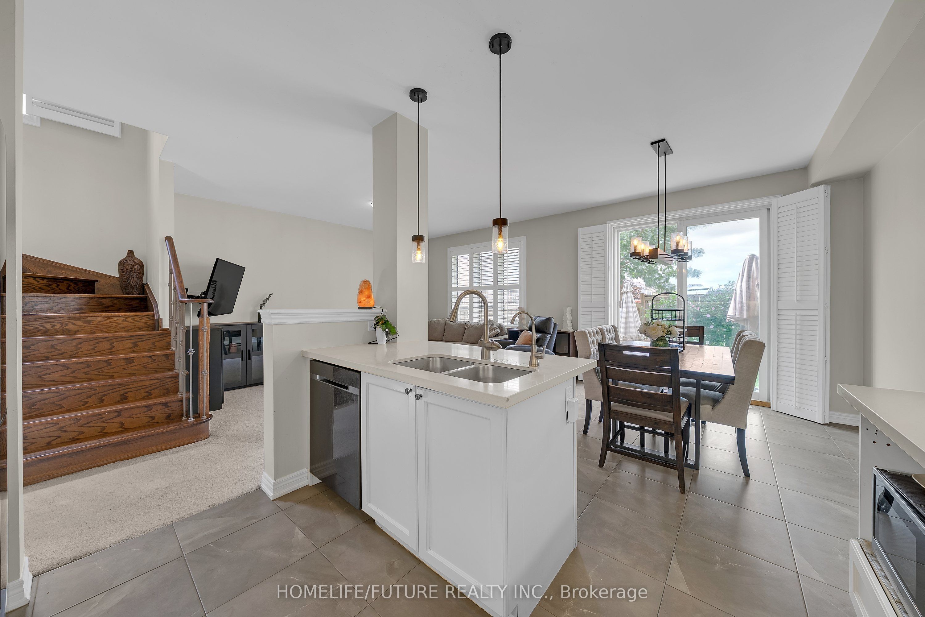 2600 Kentucky Derby Way Property Photo 23