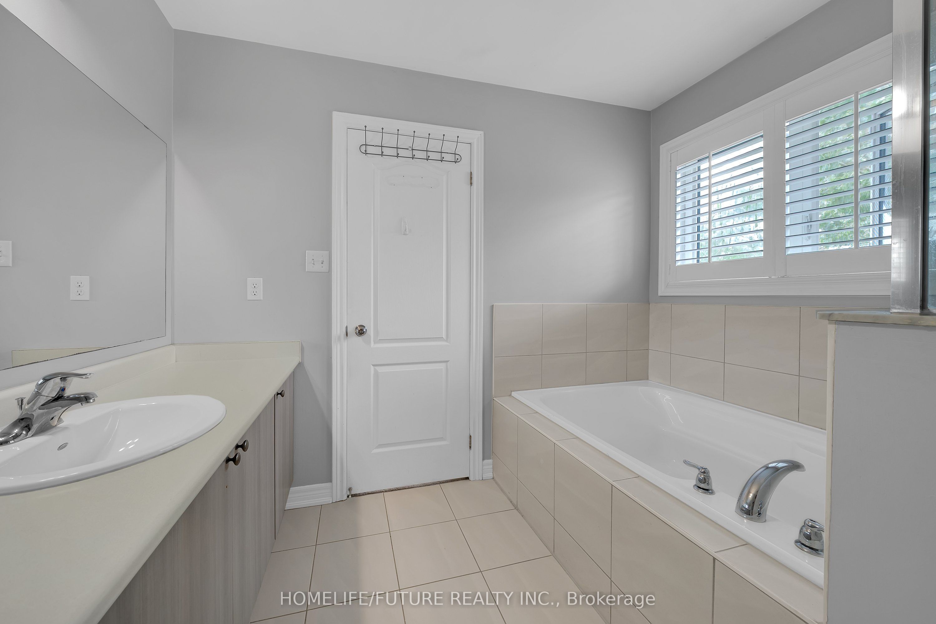 2600 Kentucky Derby Way Property Photo 33