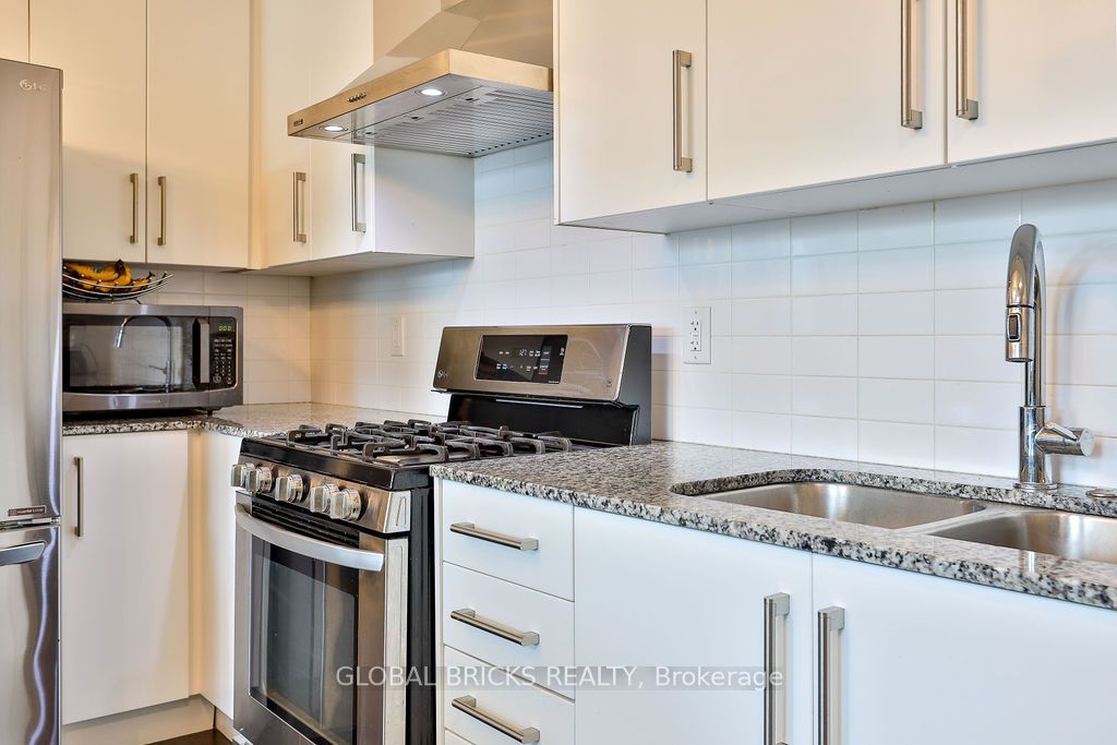 1870 Altona Road #38 Property Photo 4