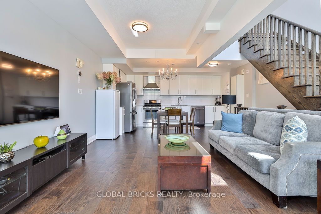 1870 Altona Road #38 Property Photo 6