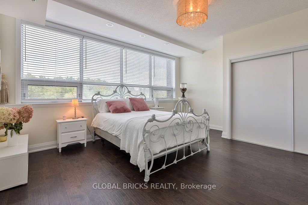 1870 Altona Road #38 Property Photo 11