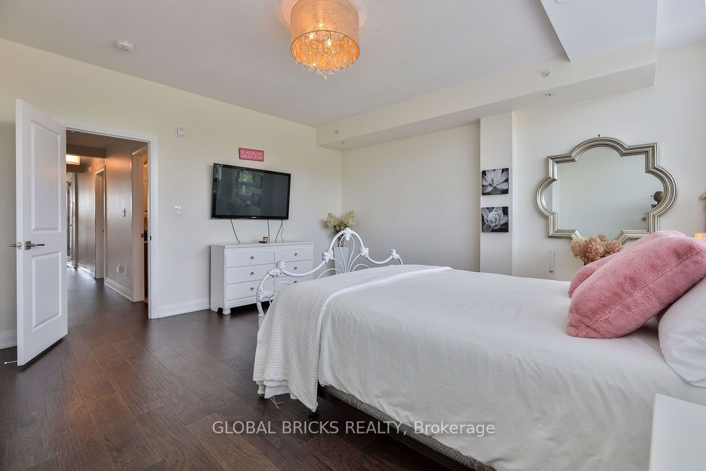 1870 Altona Road #38 Property Photo 12