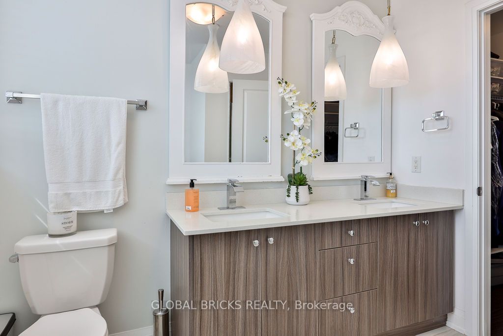 1870 Altona Road #38 Property Photo 15