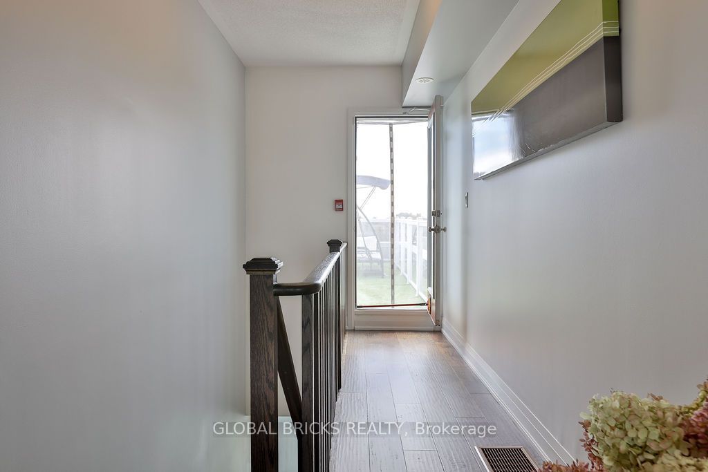1870 Altona Road #38 Property Photo 16