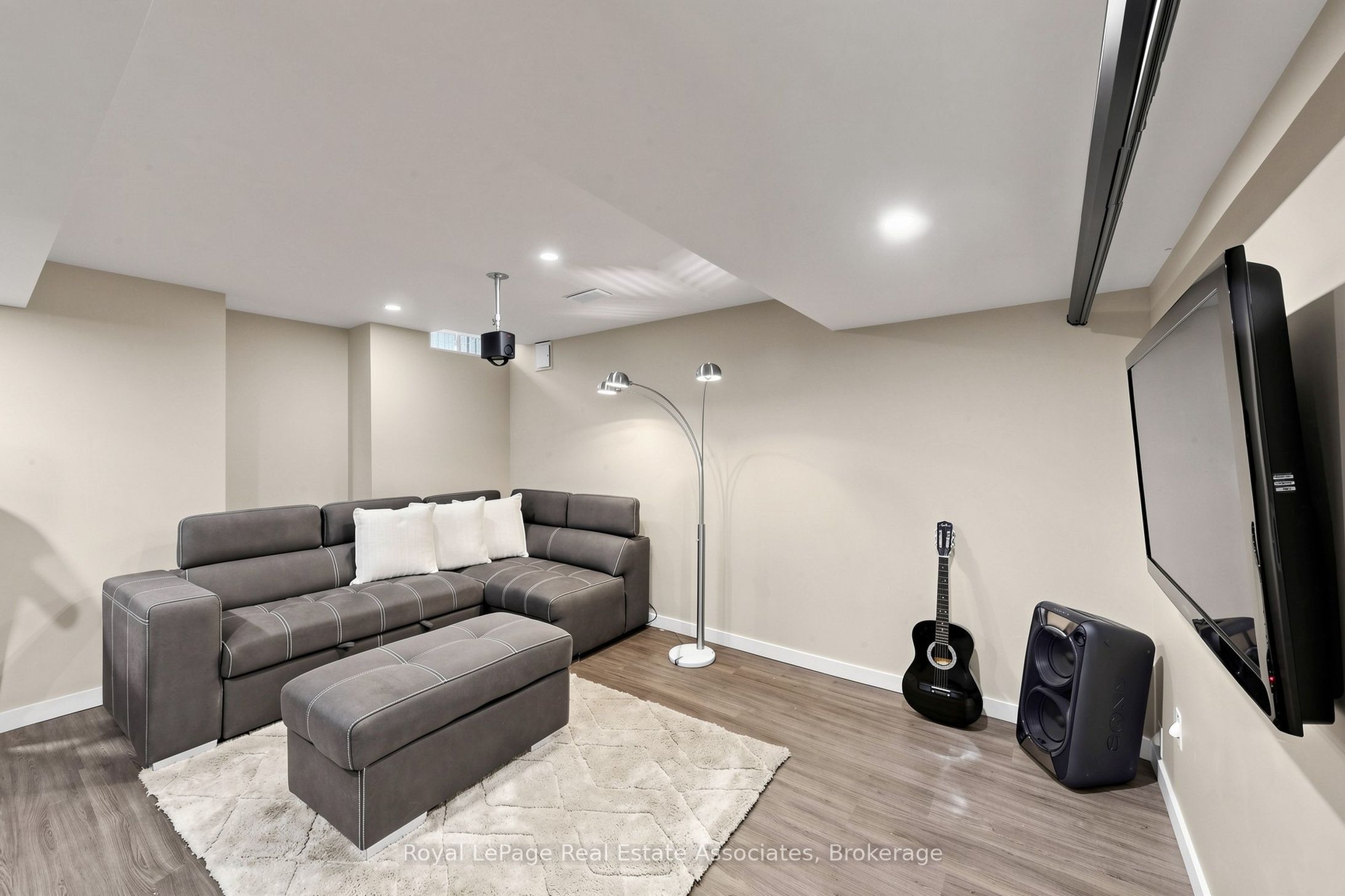 2 Primeau Avenue Property Photo 33