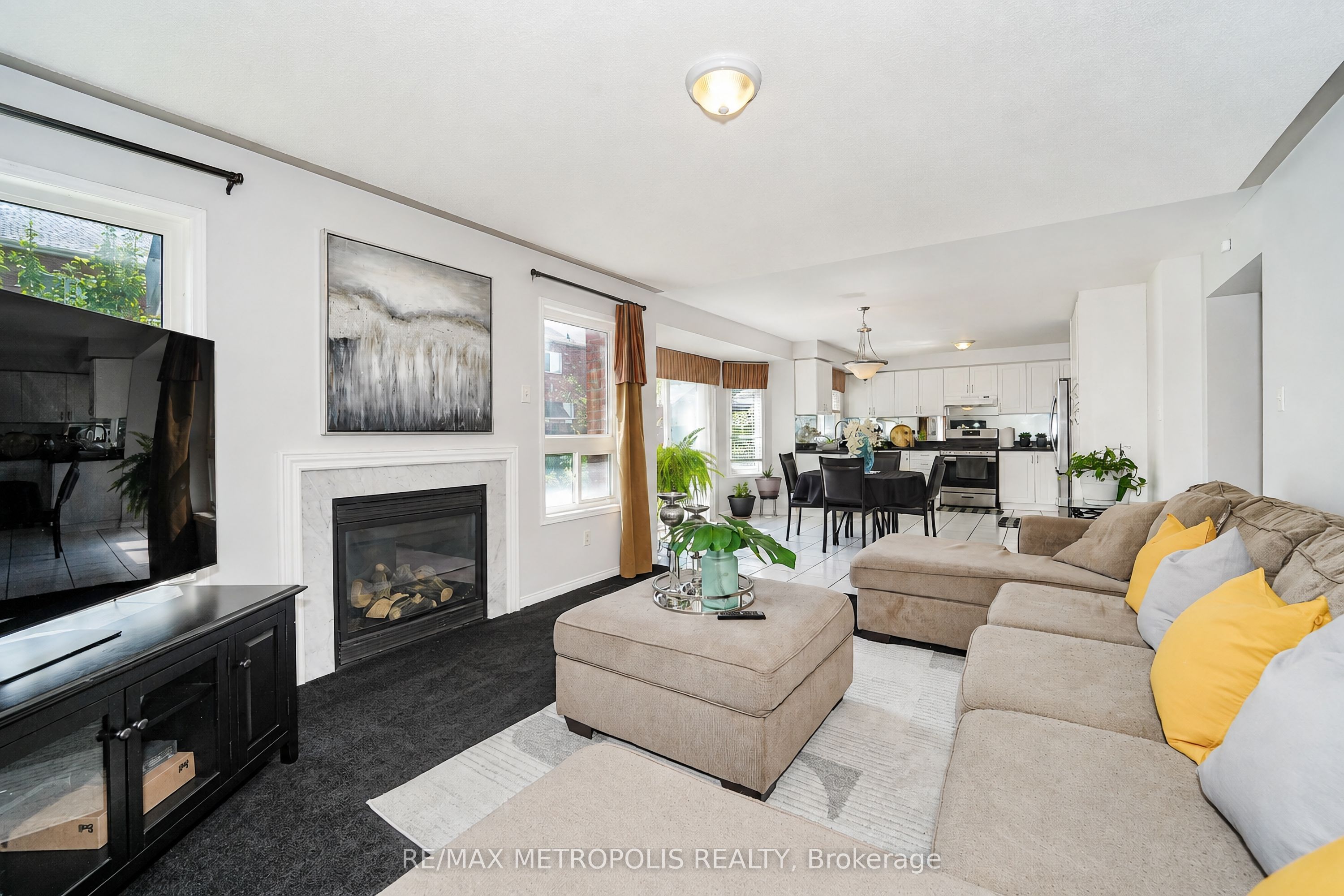 58 Dunwell Crescent Property Photo 3