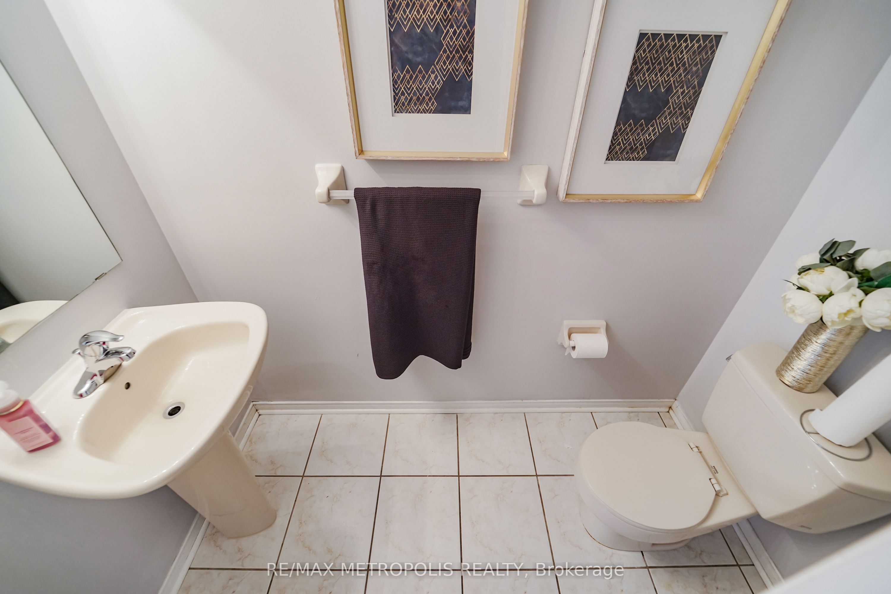 58 Dunwell Crescent Property Photo 7