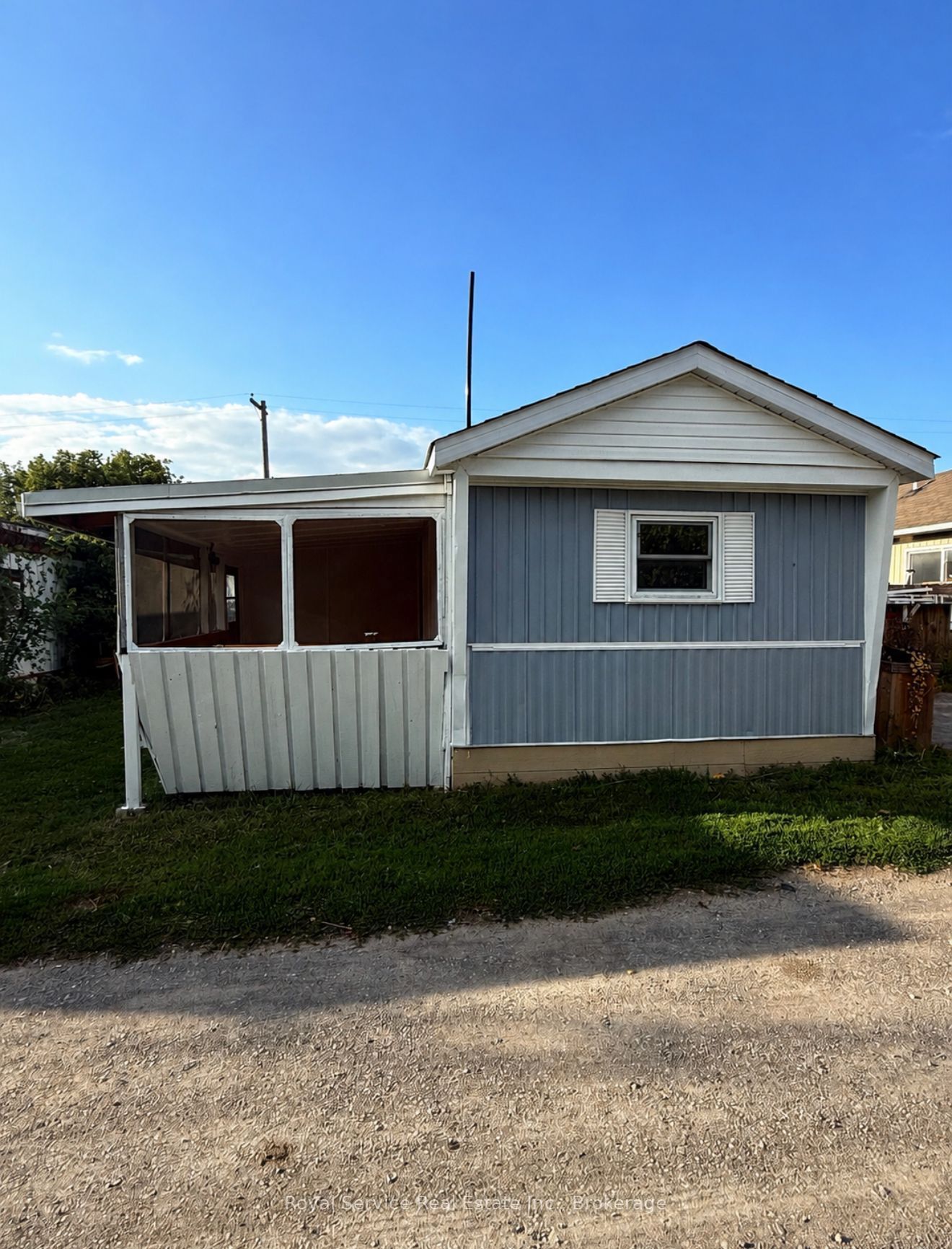 1037 Arthur Street 4 Property Photo 1