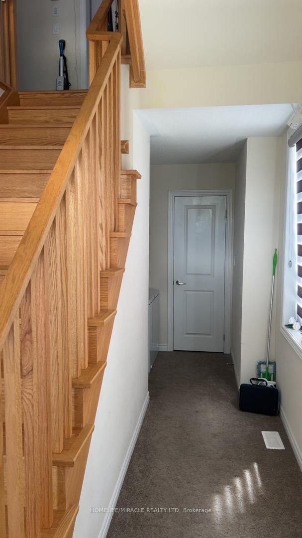 771 Chinook Path Property Photo 3
