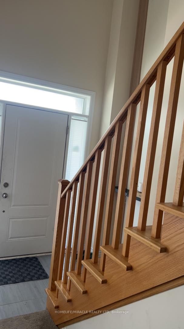 771 Chinook Path Property Photo 7