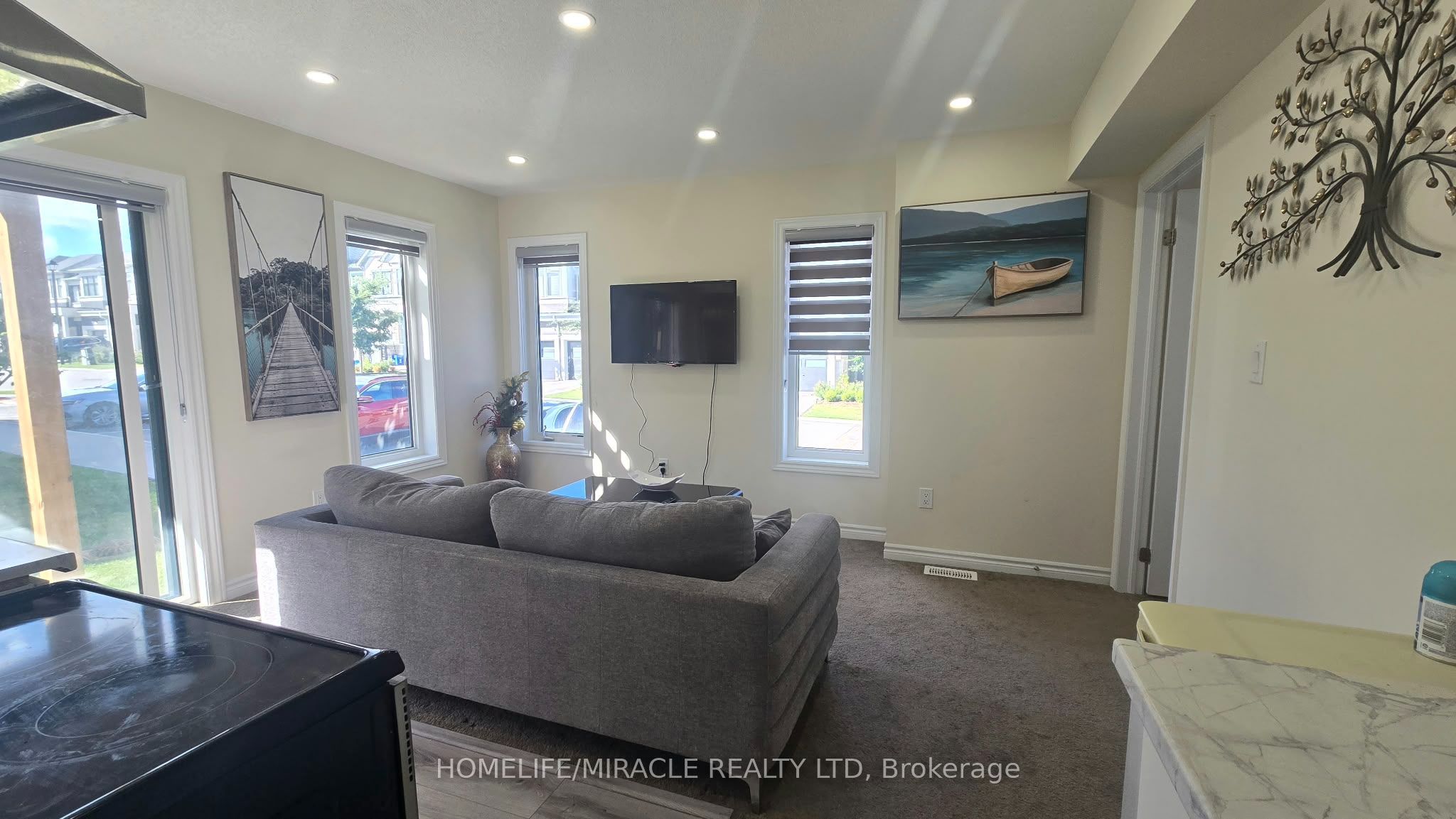 771 Chinook Path Property Photo 38