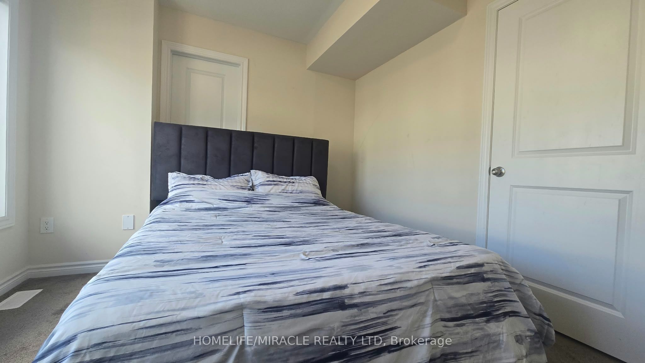 771 Chinook Path Property Photo 43