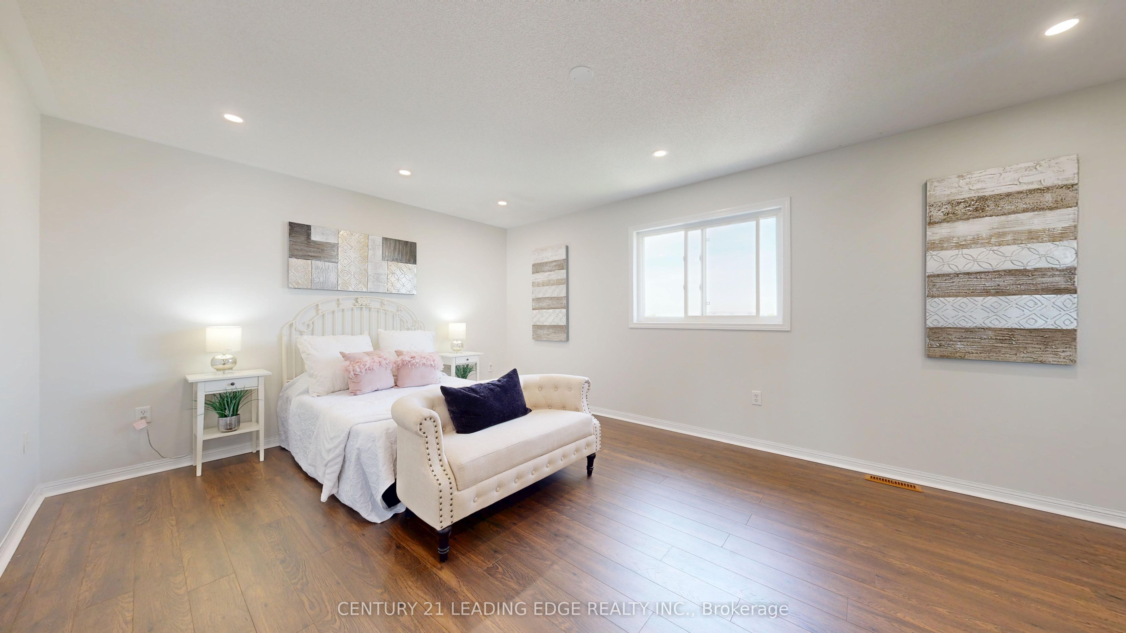 784 Ormond Drive Property Photo 26