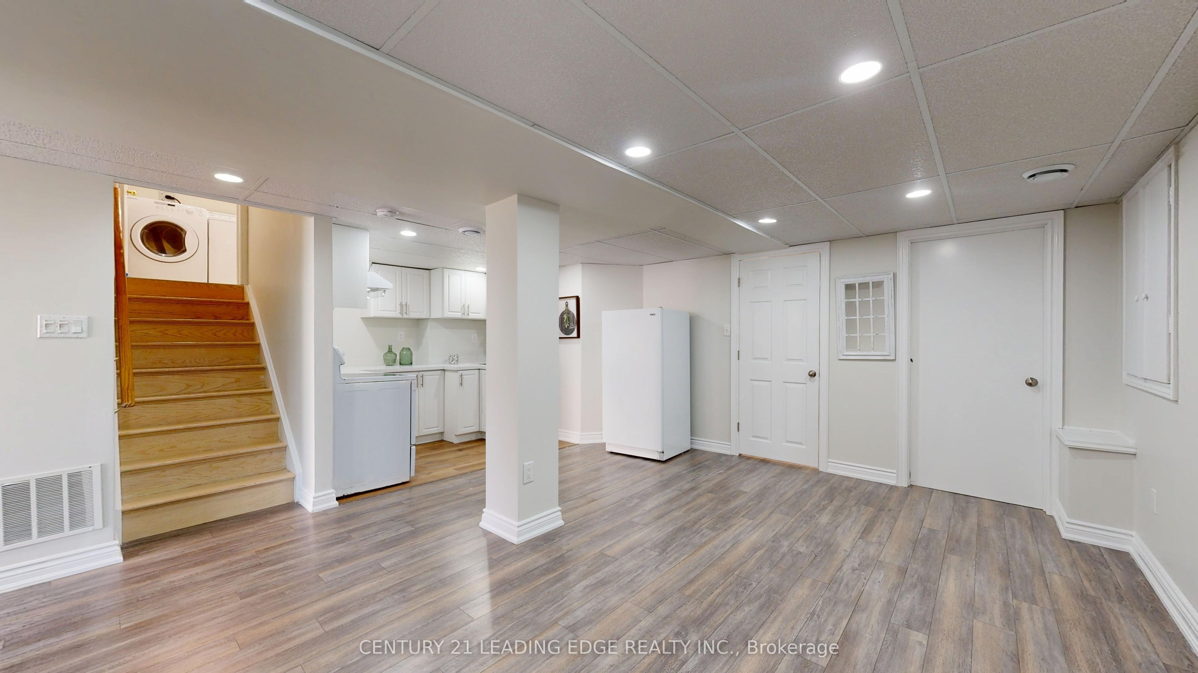 784 Ormond Drive Property Photo 34