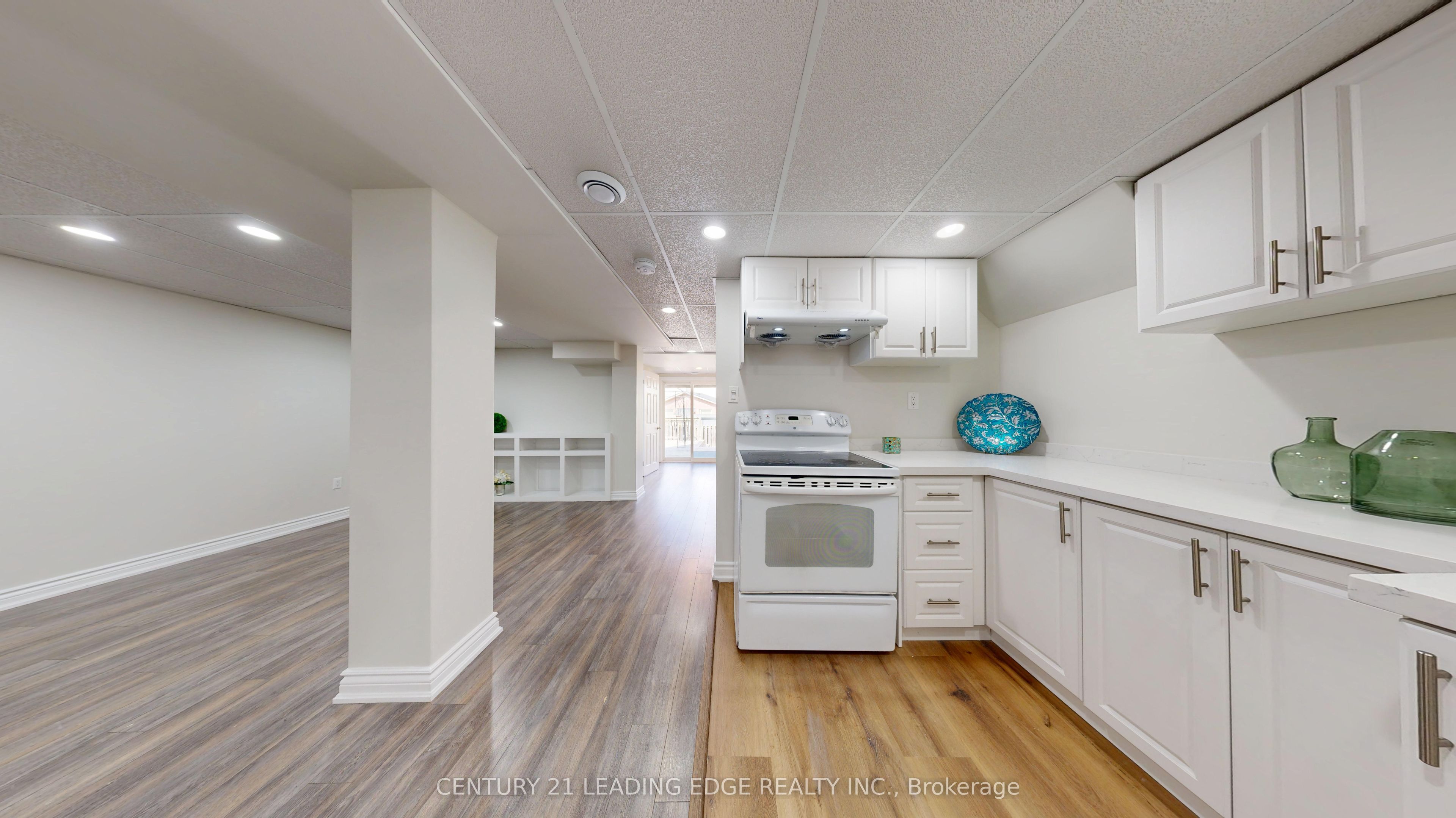 784 Ormond Drive Property Photo 37