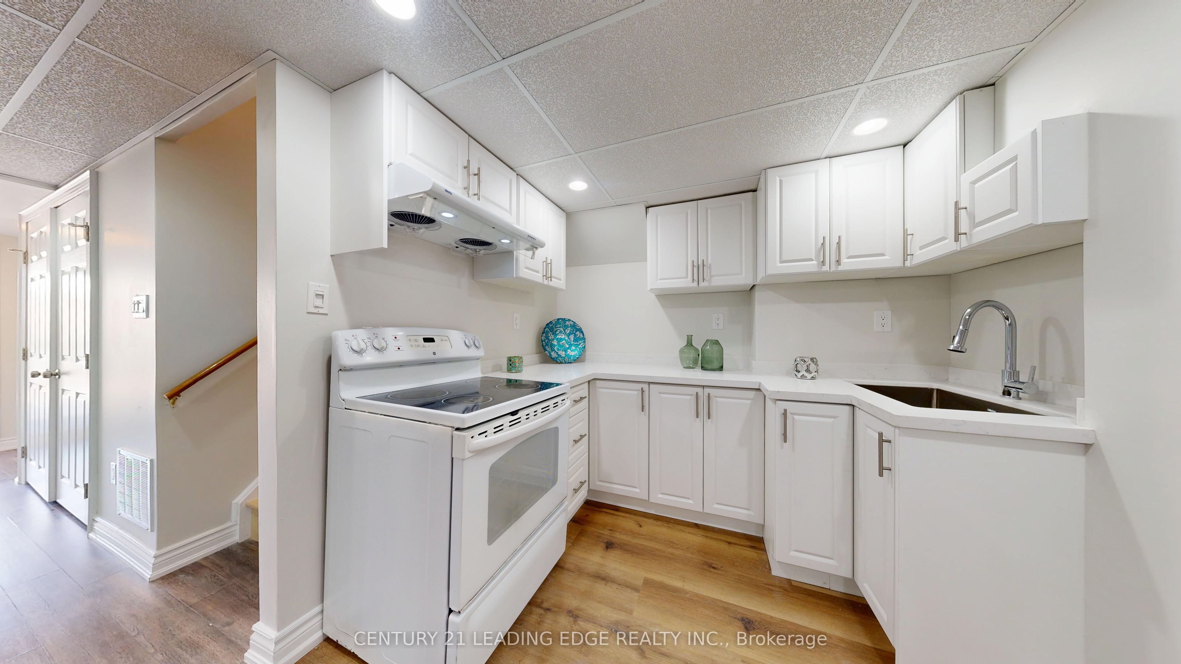 784 Ormond Drive Property Photo 39