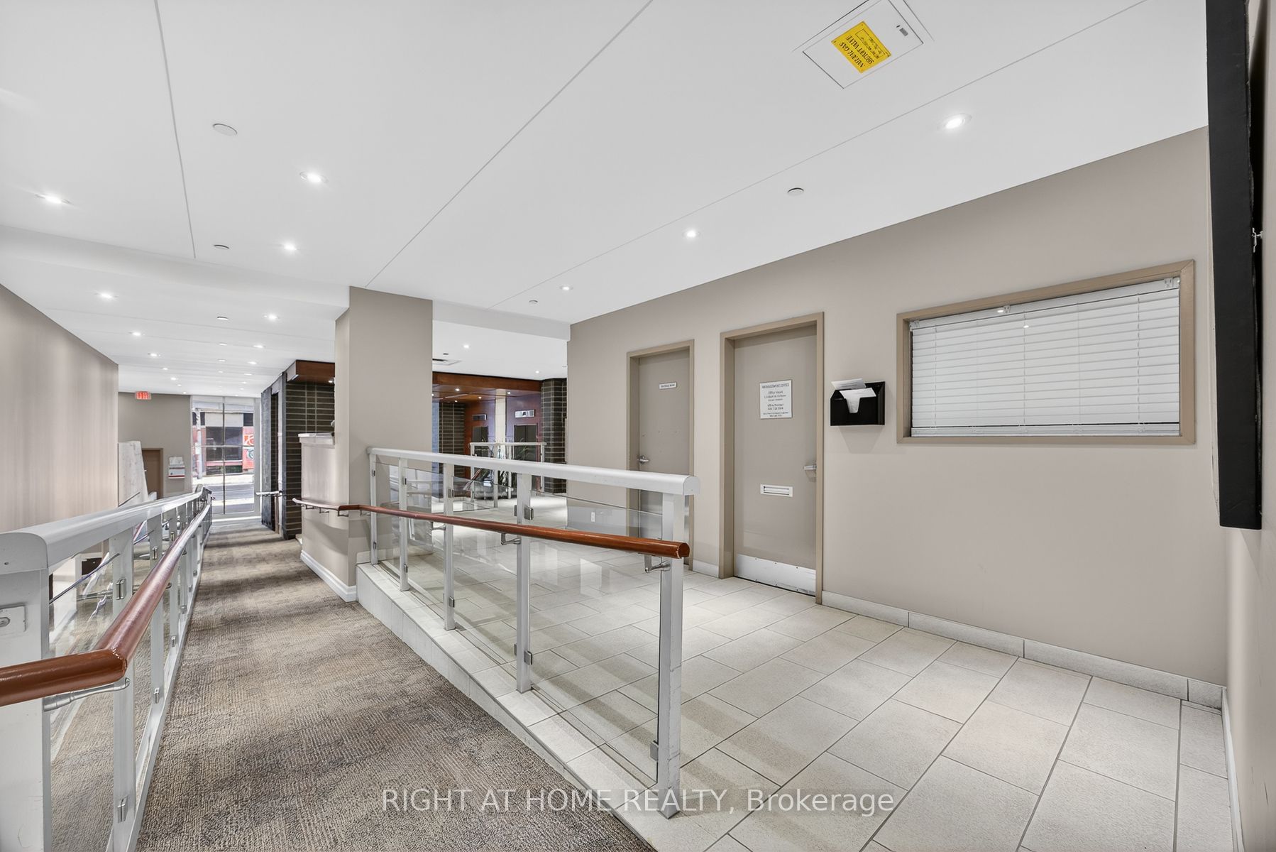 44 Bond Street W 518 Property Photo 4