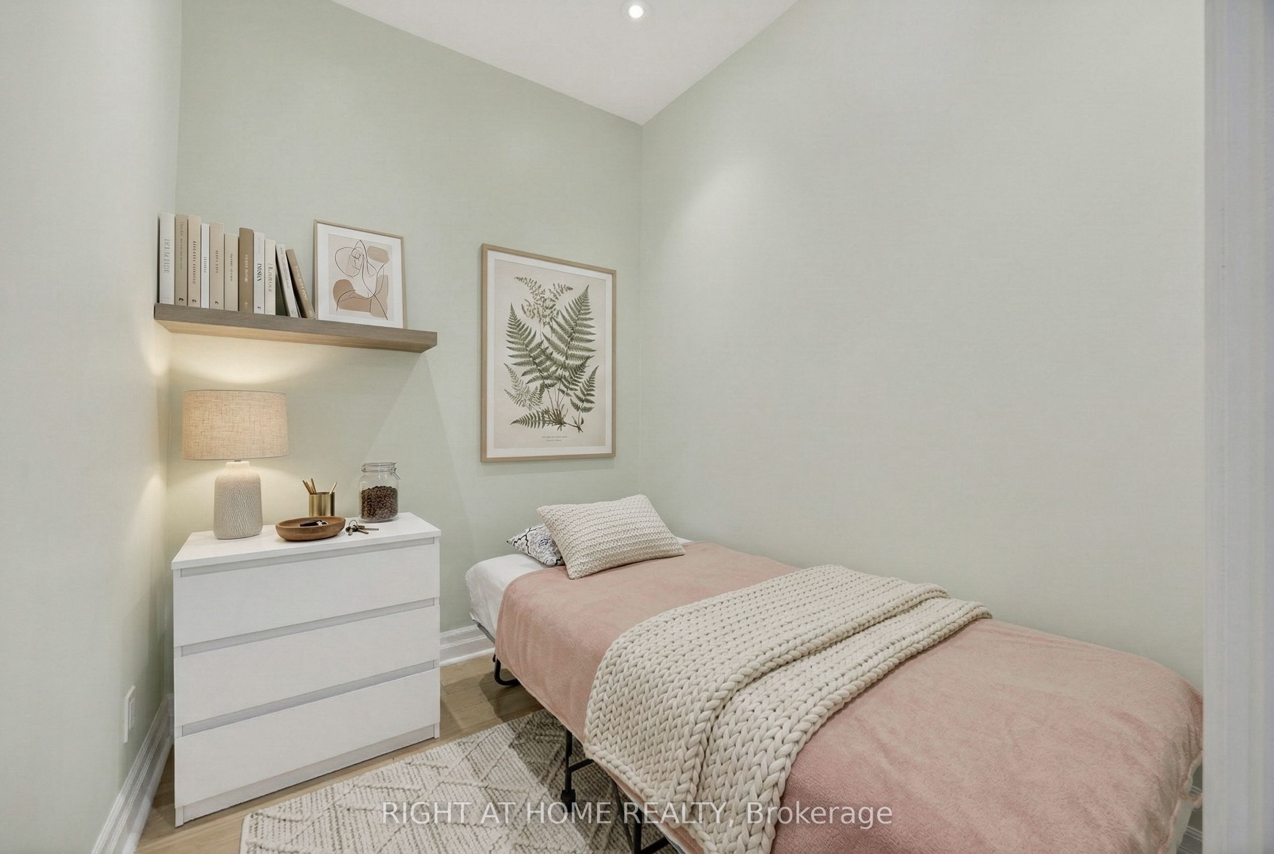44 Bond Street W 518 Property Photo 7