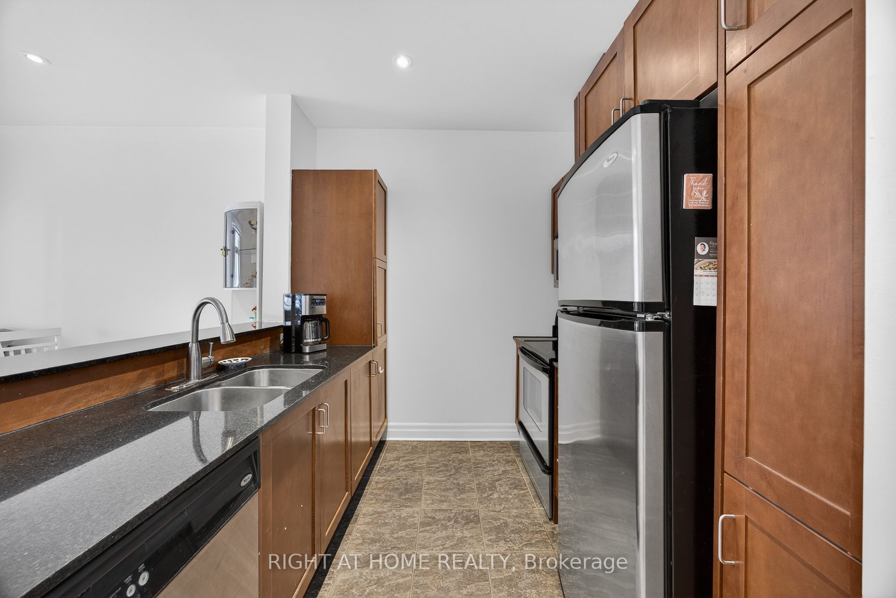 44 Bond Street W 518 Property Photo 15