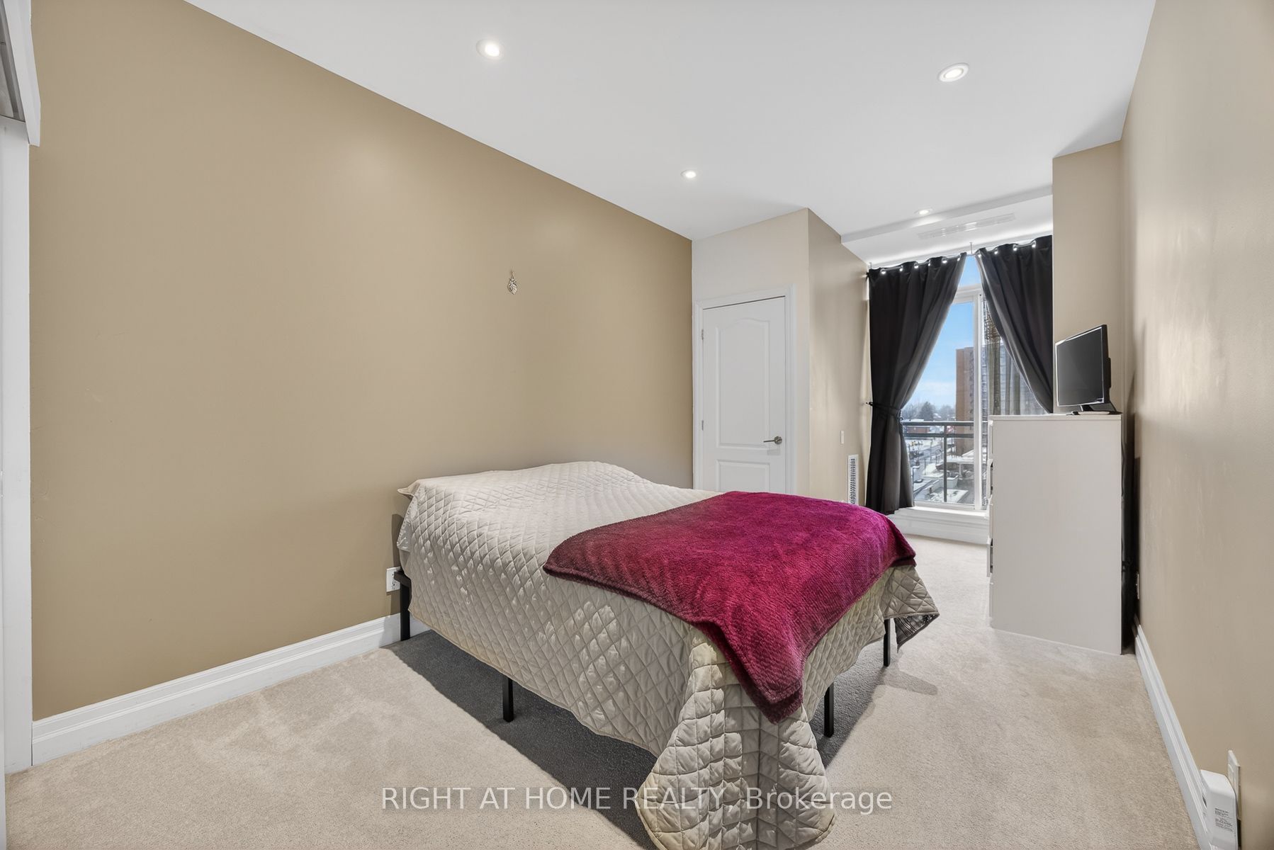 44 Bond Street W 518 Property Photo 19