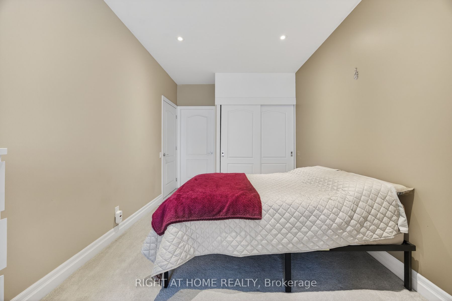 44 Bond Street W 518 Property Photo 20