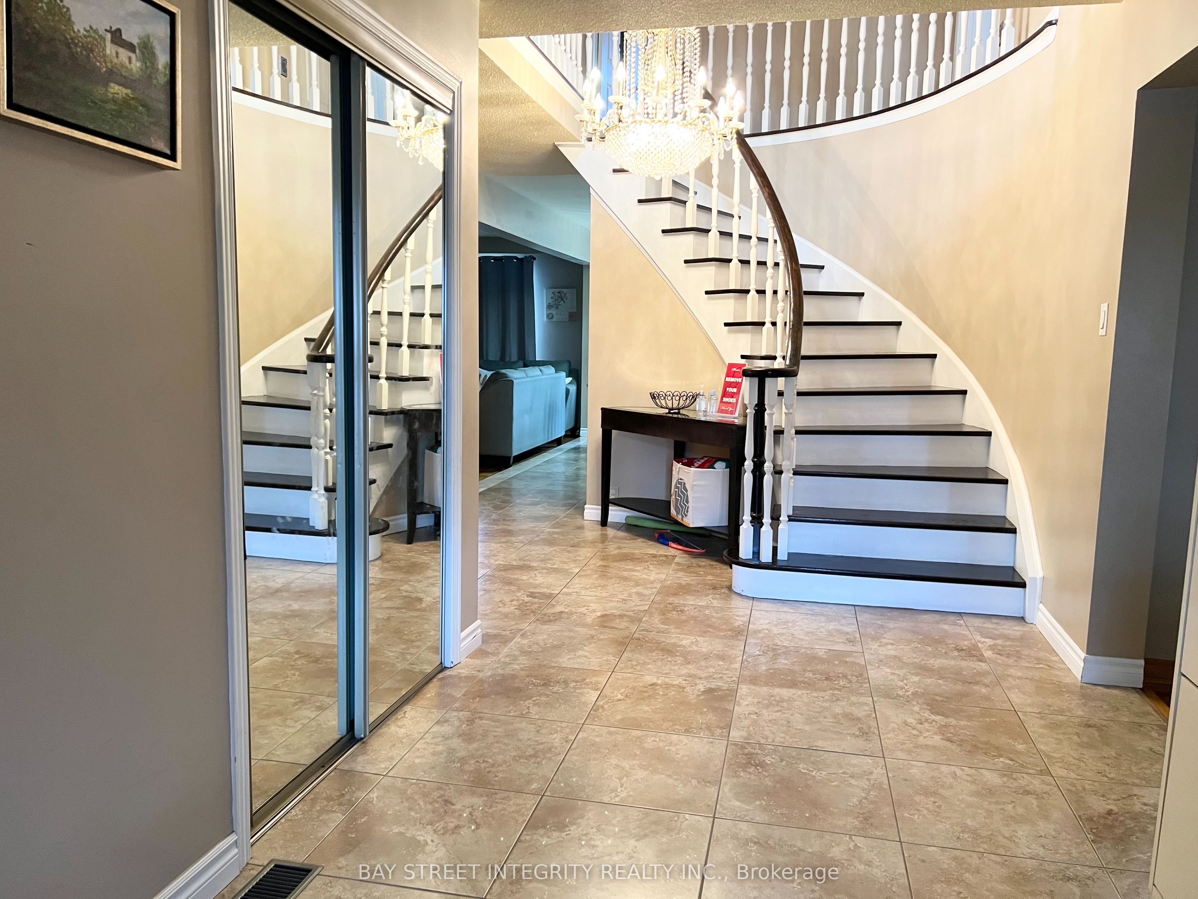 61 Morbank Drive Property Photo 3