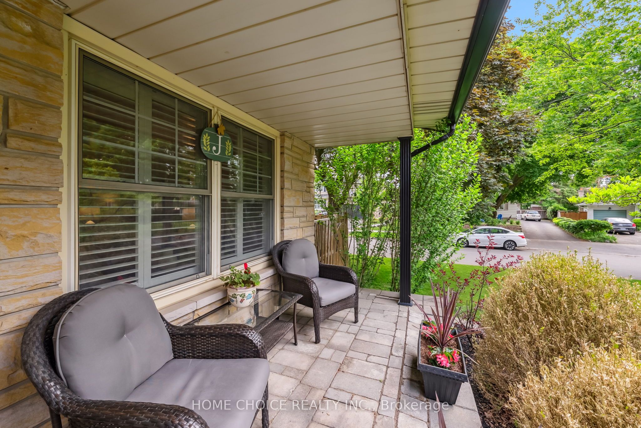 1206 Northgate Crescent Property Photo 2