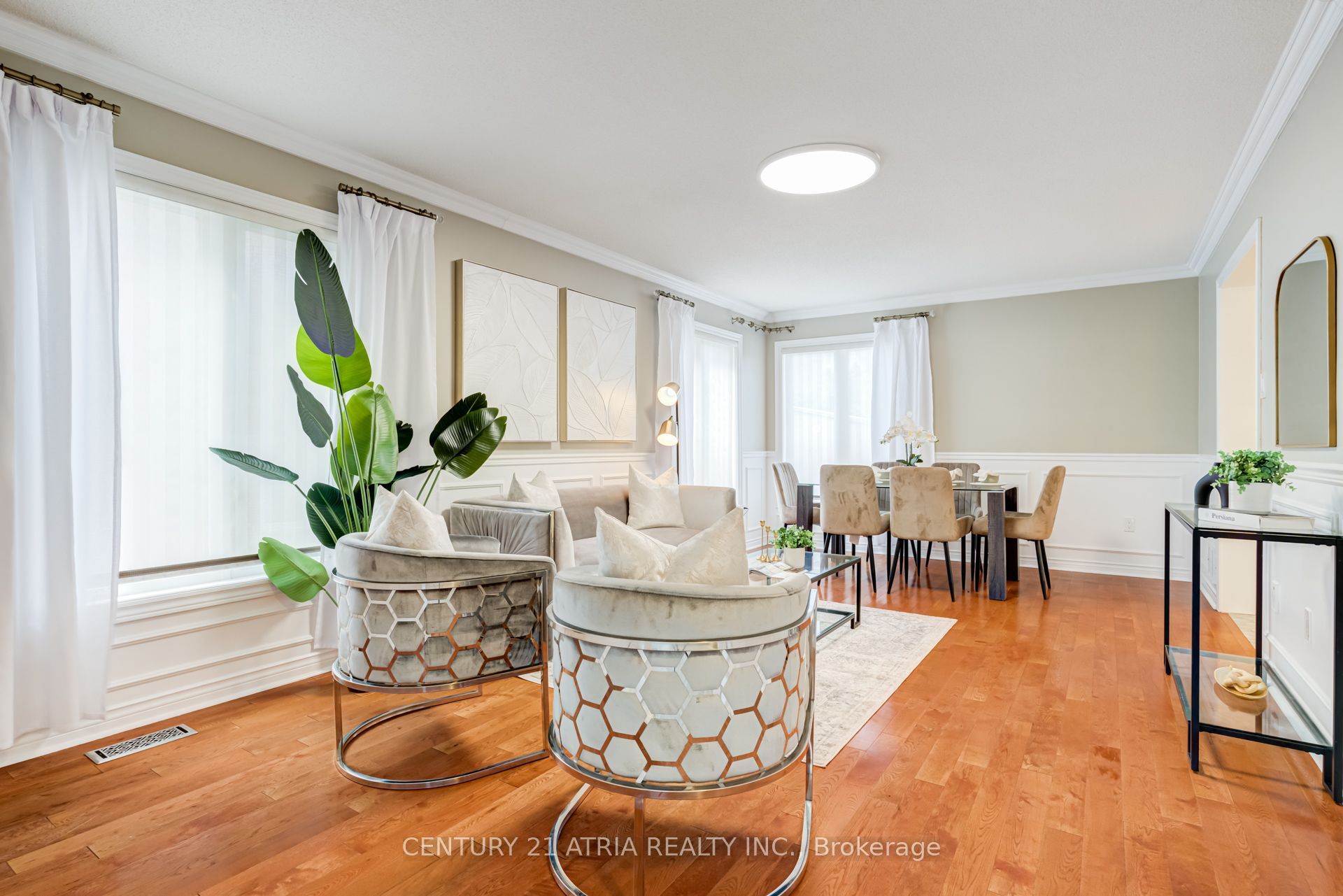 14 Robert Attersley Drive W Property Photo 5