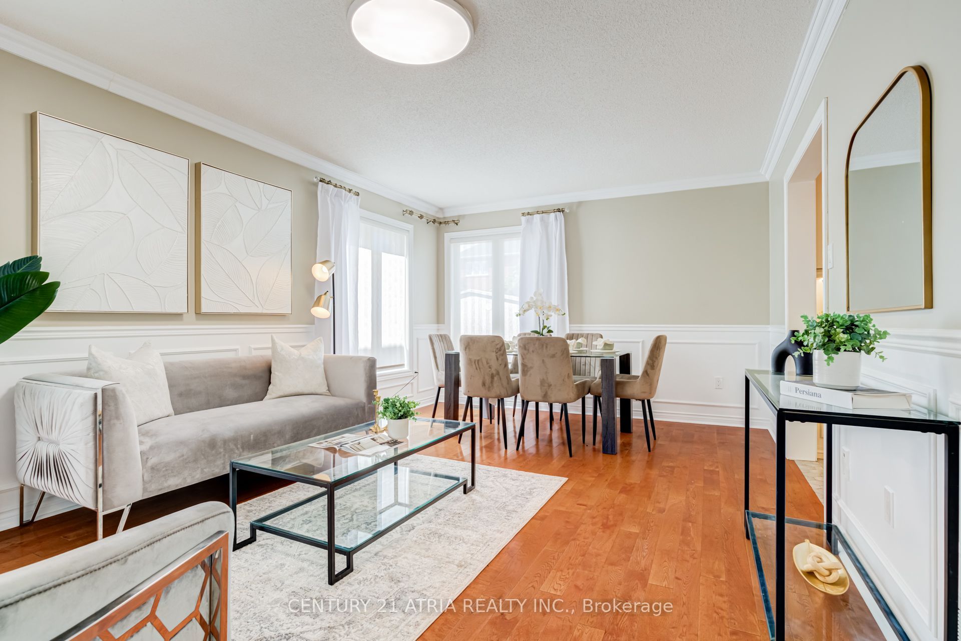 14 Robert Attersley Drive W Property Photo 6