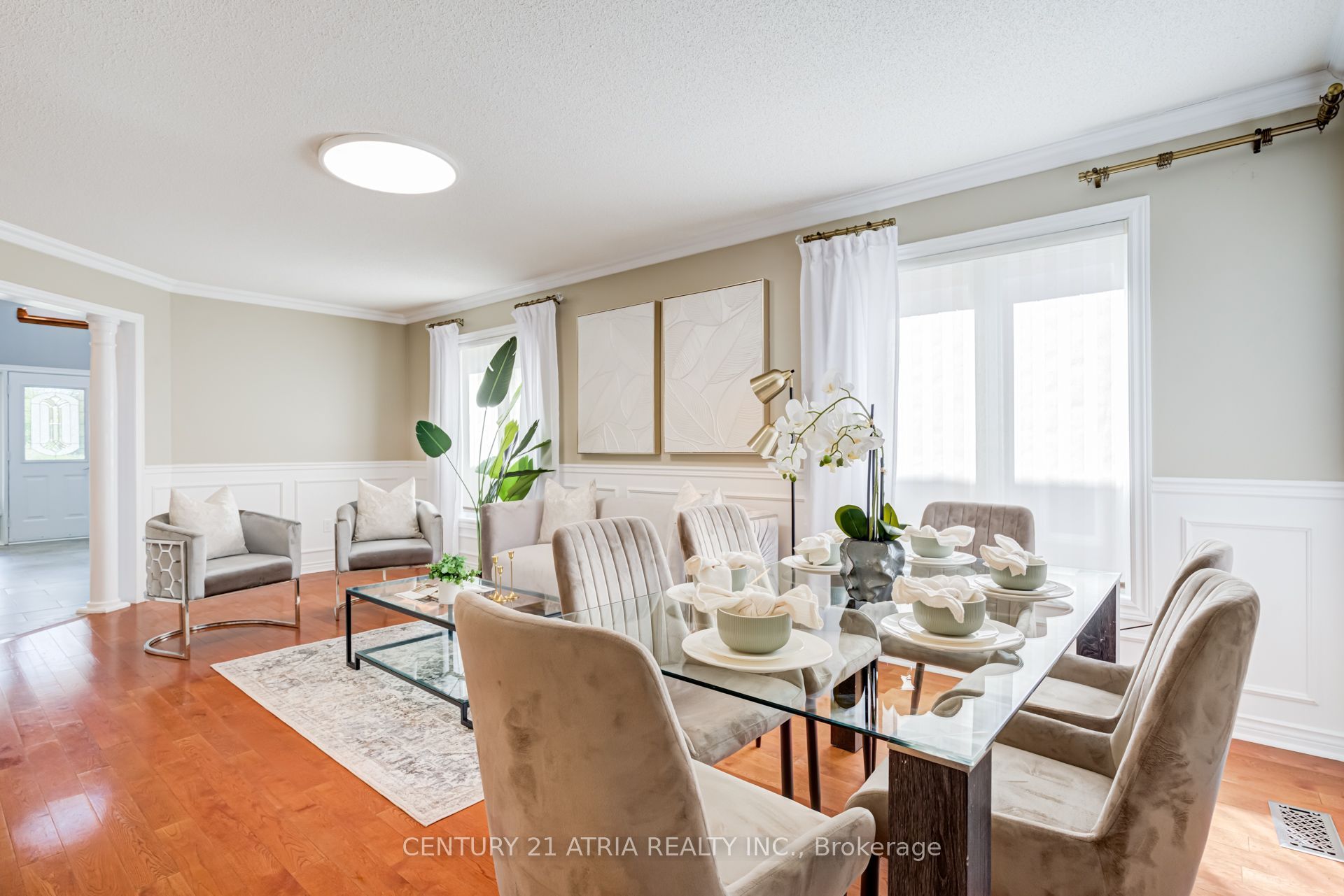 14 Robert Attersley Drive W Property Photo 8
